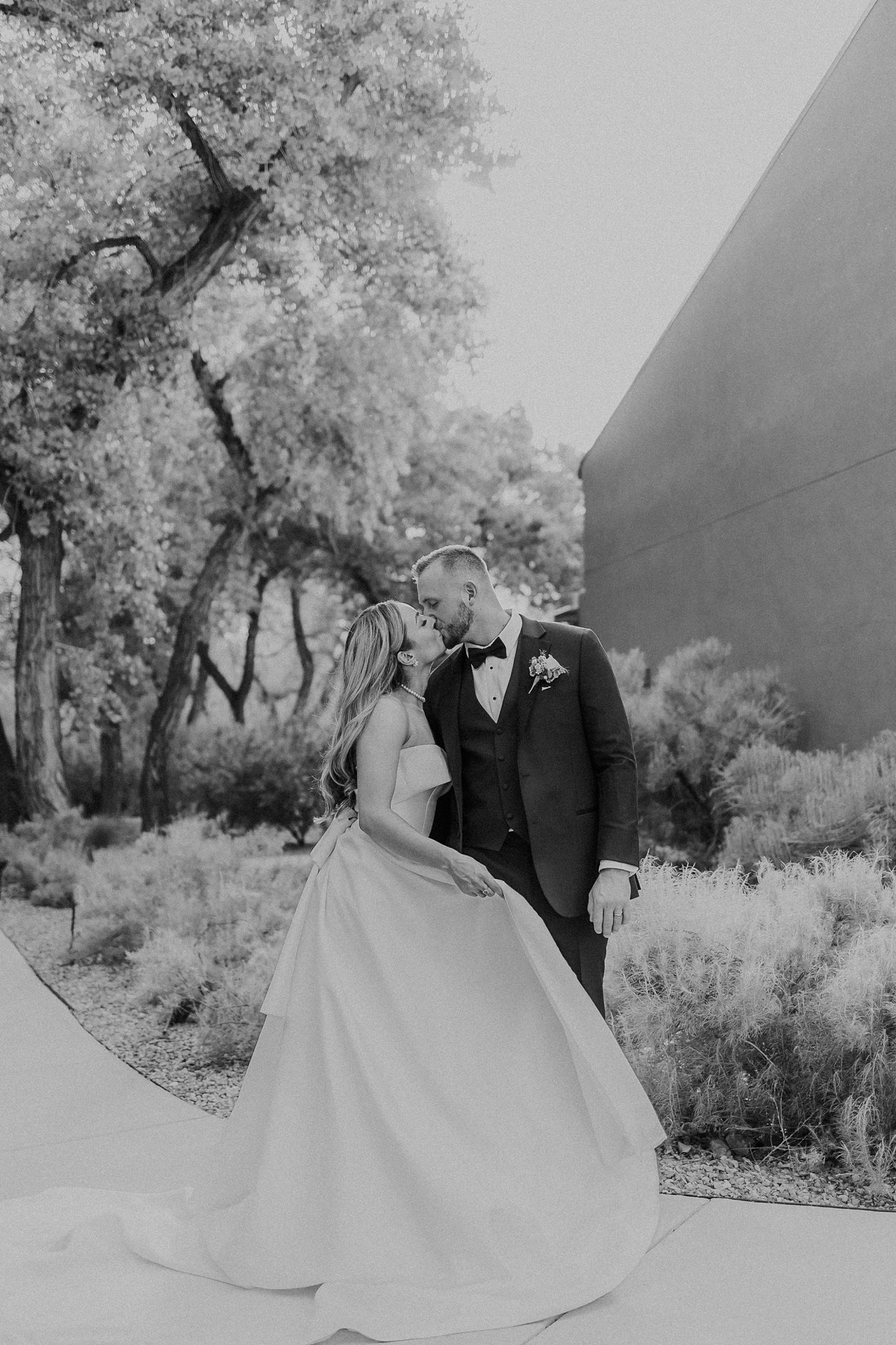 Alicia+lucia+photography+-+albuquerque+wedding+photographer+-+santa+fe+wedding+photography+-+new+mexico+wedding+photographer+-+new+mexico+wedding+-+desert+wedding+-+ranch+wedding+-+santa+fe+wedding_0122.jpg