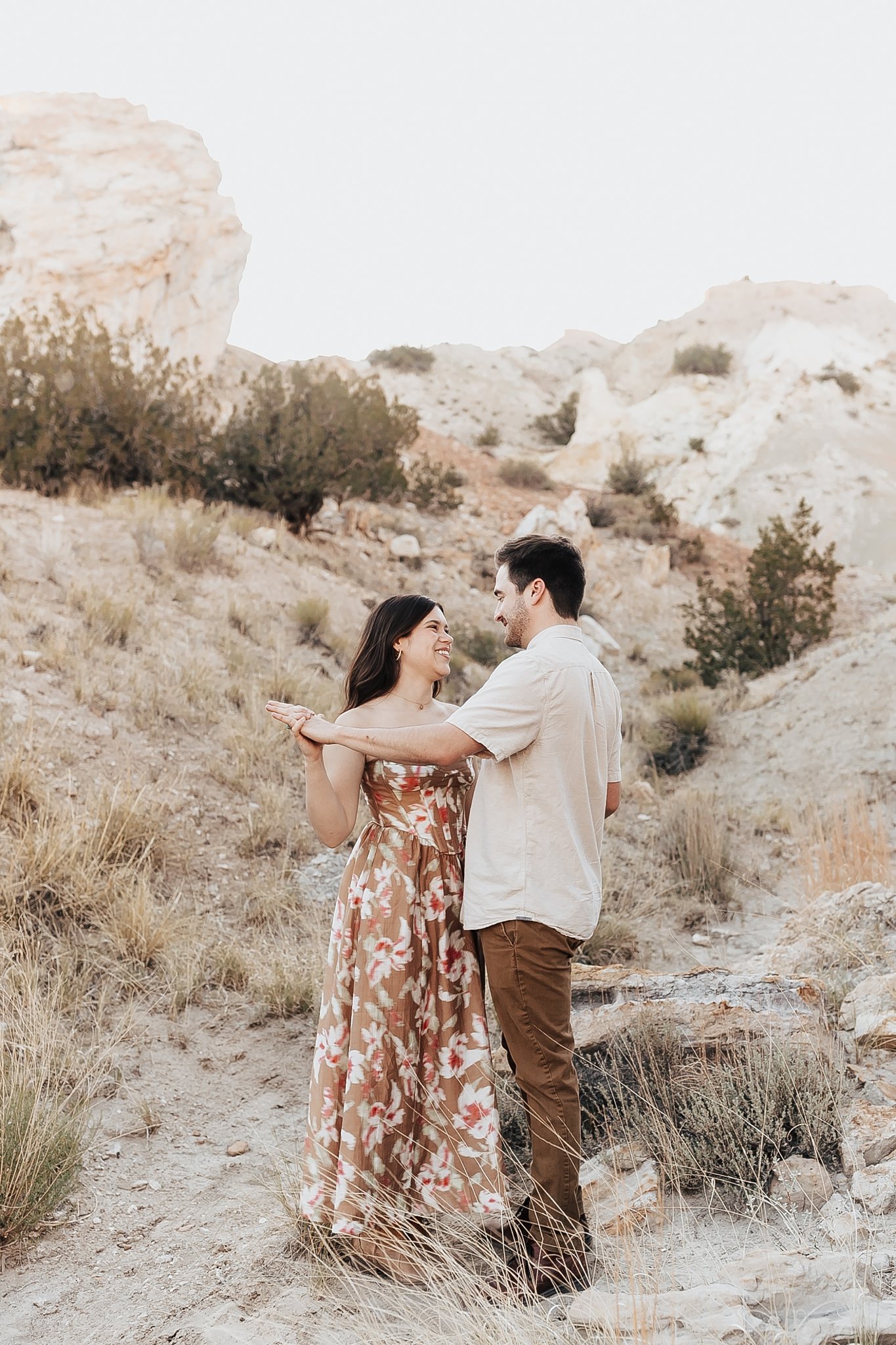 Alicia+lucia+photography+-+albuquerque+wedding+photographer+-+santa+fe+wedding+photography+-+new+mexico+wedding+photographer+-+new+mexico+wedding+-+desert+engagement+-+santa+fe+engagement+-+taos+engagement_0011.jpg