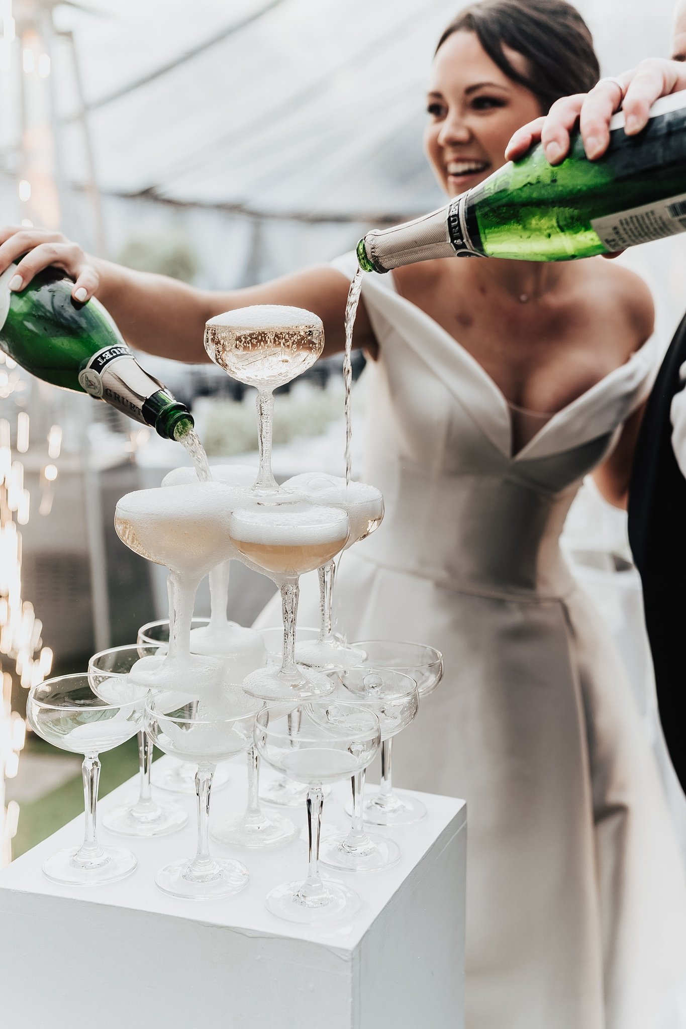 21 Champagne Towers to Copy for Your Own Wedding Reception  Champagne tower  wedding, Champagne tower, Champagne wedding