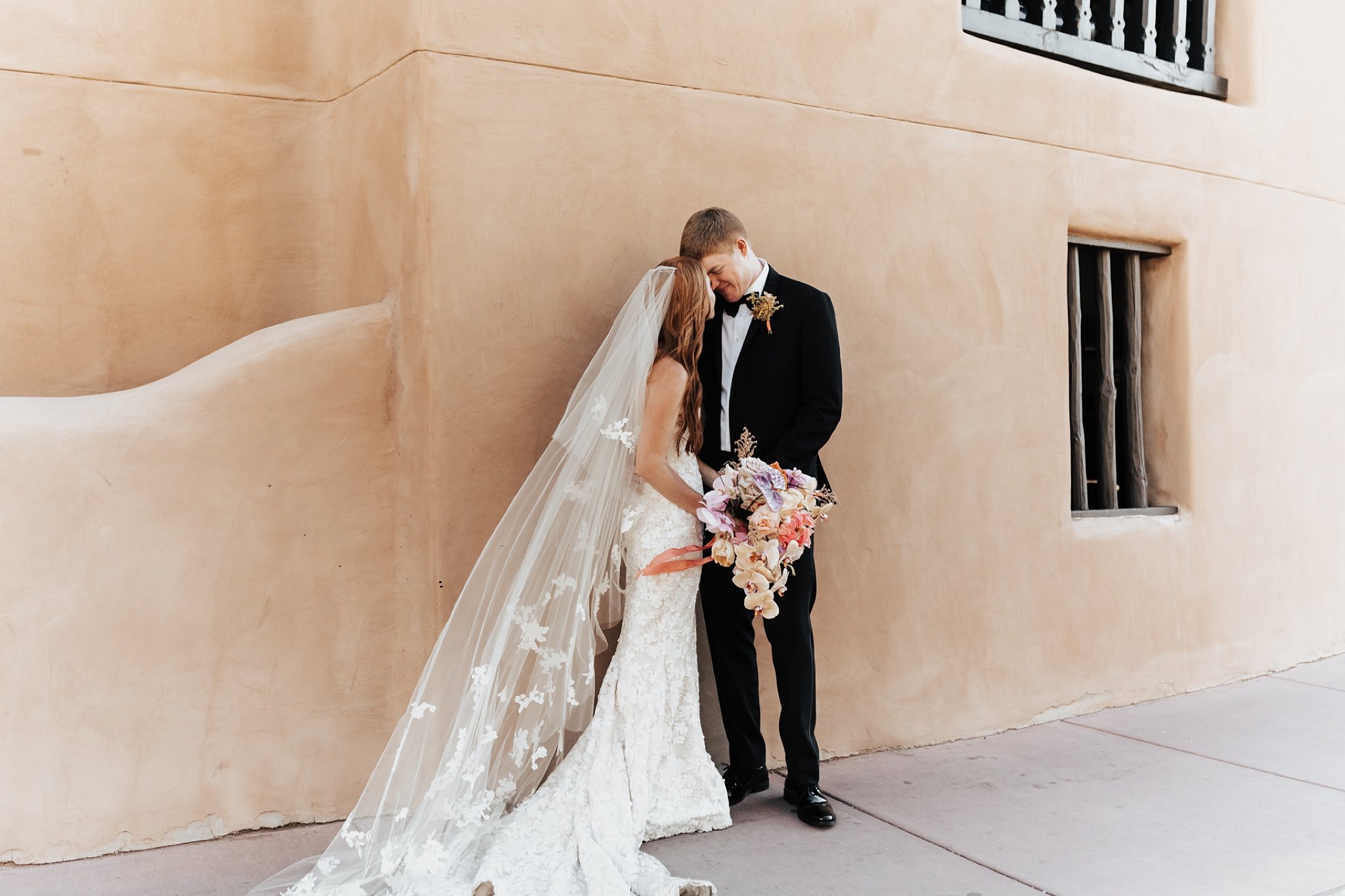 Alicia+lucia+photography+-+albuquerque+wedding+photographer+-+santa+fe+wedding+photography+-+new+mexico+wedding+photographer+-+new+mexico+wedding+-+santa+fe+wedding+-+meow+wolf+-+meow+wolf+wedding_0117.jpg