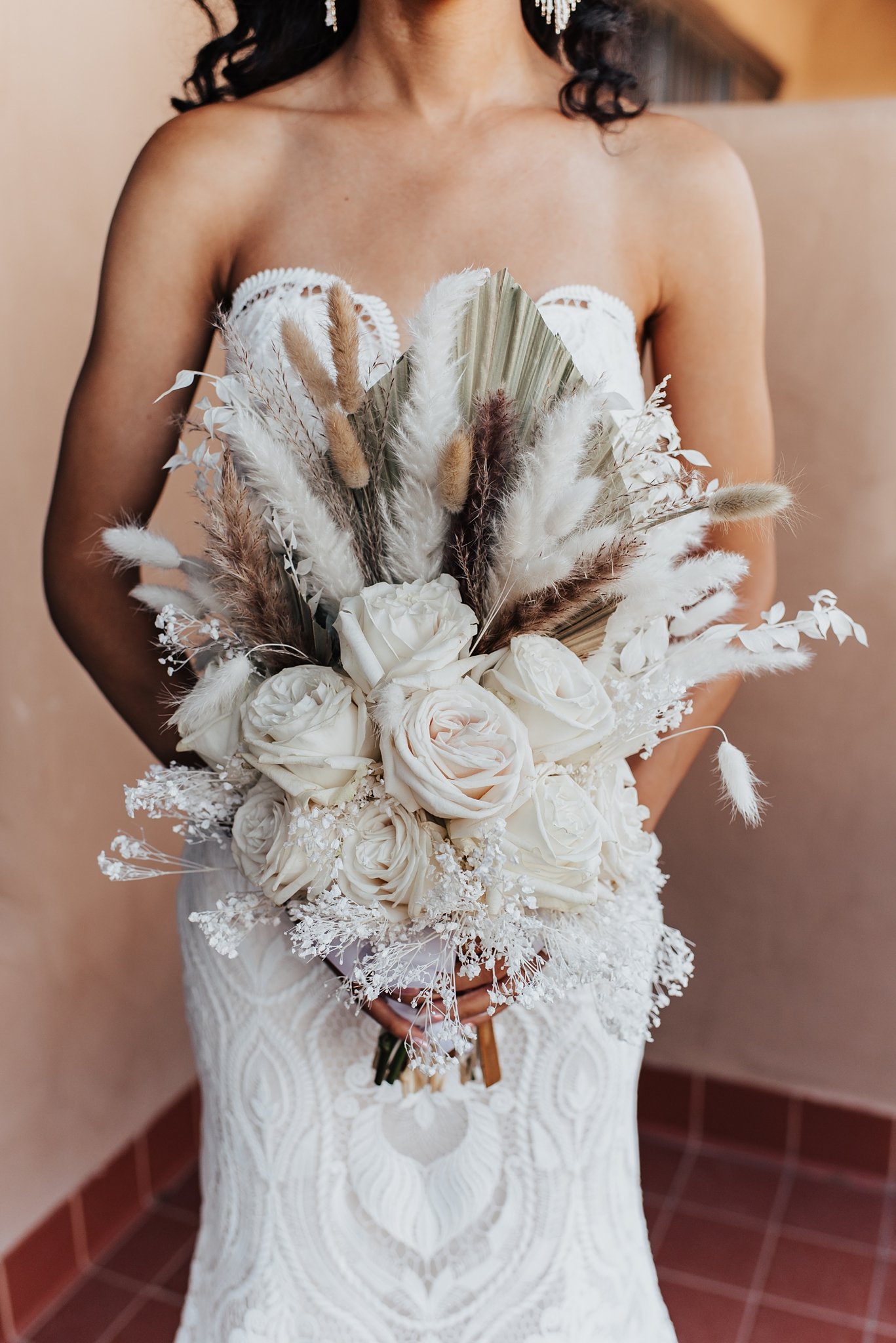 Alicia+lucia+photography+-+albuquerque+wedding+photographer+-+santa+fe+wedding+photography+-+new+mexico+wedding+photographer+-+new+mexico+wedding+-+la+fonda+wedding+-+southwest+wedding+-+boho+wedding_0020.jpg