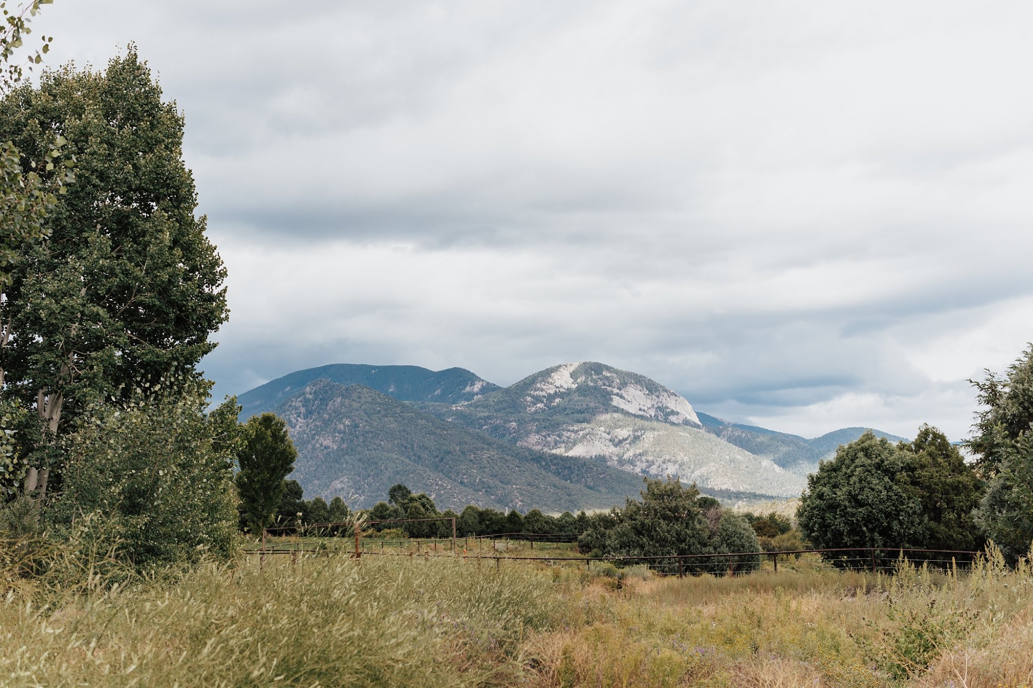 Alicia+lucia+photography+-+albuquerque+wedding+photographer+-+santa+fe+wedding+photography+-+new+mexico+wedding+photographer+-+new+mexico+wedding+-+taos+wedding+-+taos+ski+valley+-+many+feathers+ranch_0001.jpg