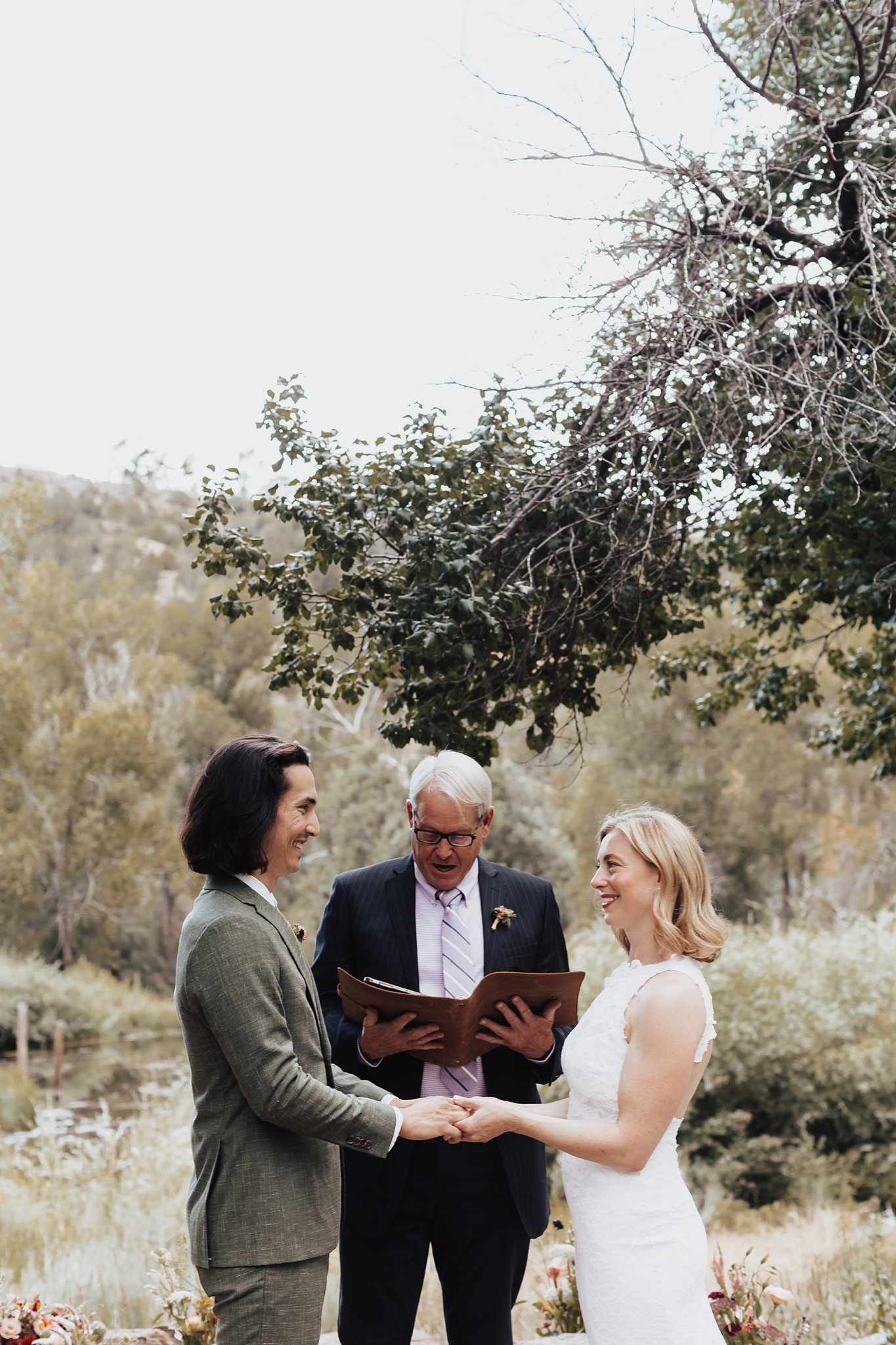 Alicia+lucia+photography+-+albuquerque+wedding+photographer+-+santa+fe+wedding+photography+-+new+mexico+wedding+photographer+-+new+mexico+wedding+-+taos+wedding+-+taos+ski+valley+-+many+feathers+ranch_0018.jpg