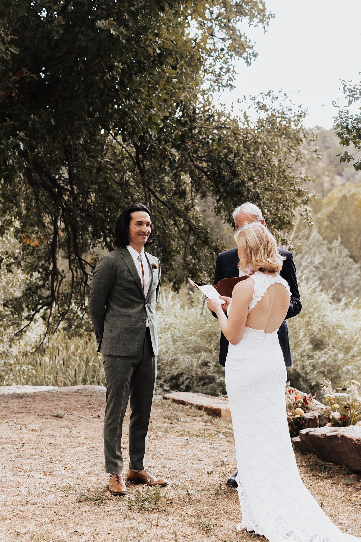 Alicia+lucia+photography+-+albuquerque+wedding+photographer+-+santa+fe+wedding+photography+-+new+mexico+wedding+photographer+-+new+mexico+wedding+-+taos+wedding+-+taos+ski+valley+-+many+feathers+ranch_0025.jpg