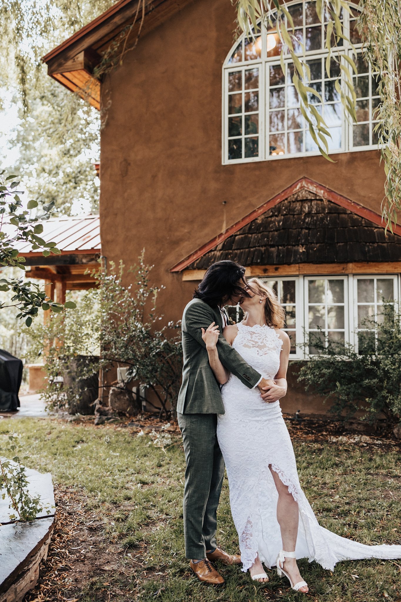 Alicia+lucia+photography+-+albuquerque+wedding+photographer+-+santa+fe+wedding+photography+-+new+mexico+wedding+photographer+-+new+mexico+wedding+-+taos+wedding+-+taos+ski+valley+-+many+feathers+ranch_0078.jpg