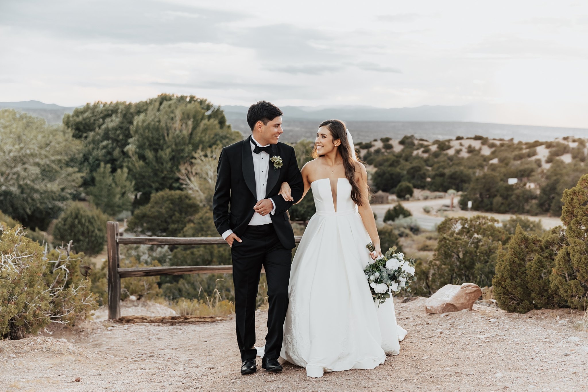 Alicia+lucia+photography+-+albuquerque+wedding+photographer+-+santa+fe+wedding+photography+-+new+mexico+wedding+photographer+-+new+mexico+wedding+-+santa+fe+wedding+-+four+seasons+wedding+-+southwest+wedding_0099.jpg