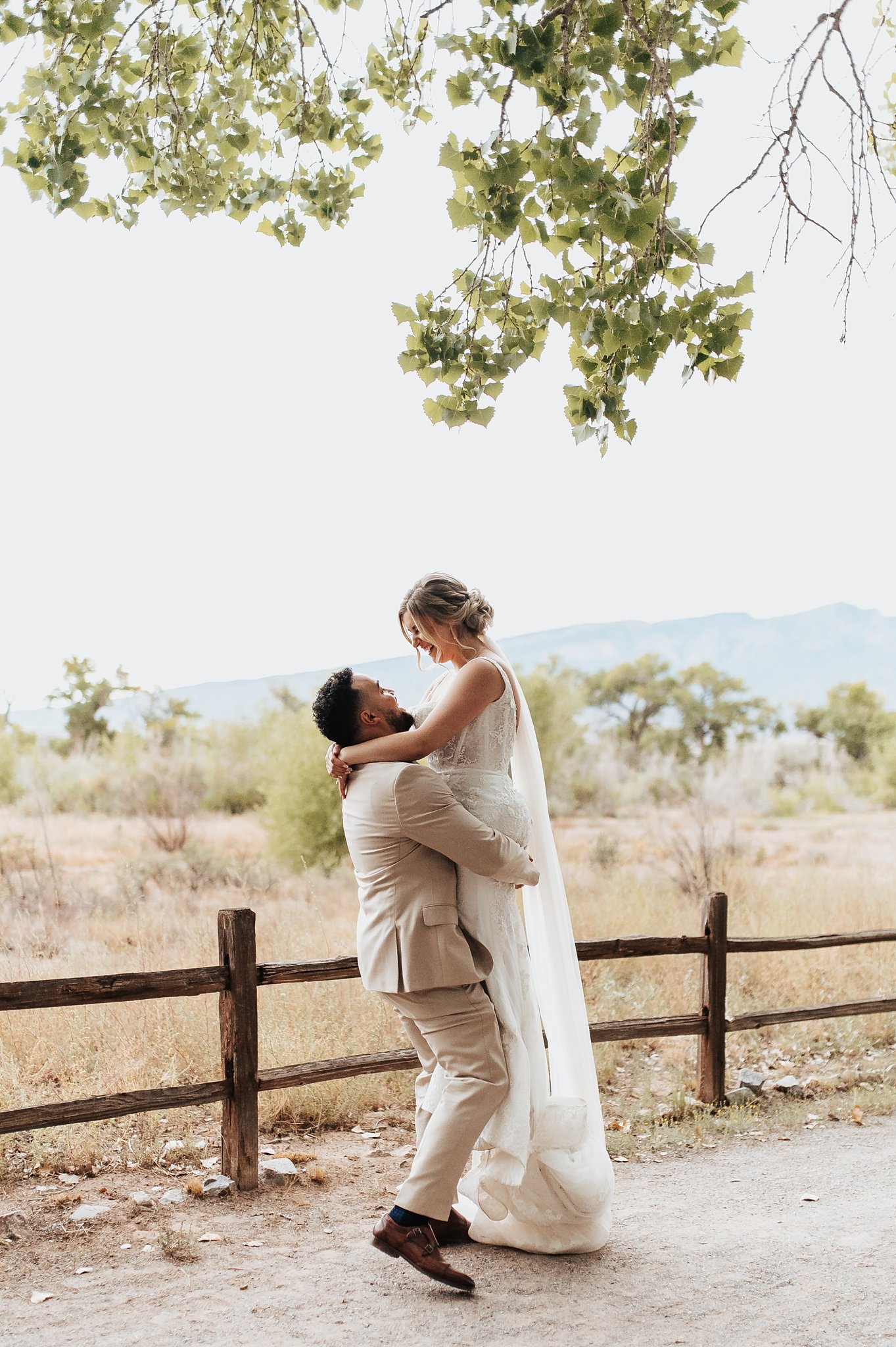 Alicia+lucia+photography+-+albuquerque+wedding+photographer+-+santa+fe+wedding+photography+-+new+mexico+wedding+photographer+-+new+mexico+wedding+-+tamaya+wedding+-+whimsical+wedding+-+southwest+wedding_0079.jpg