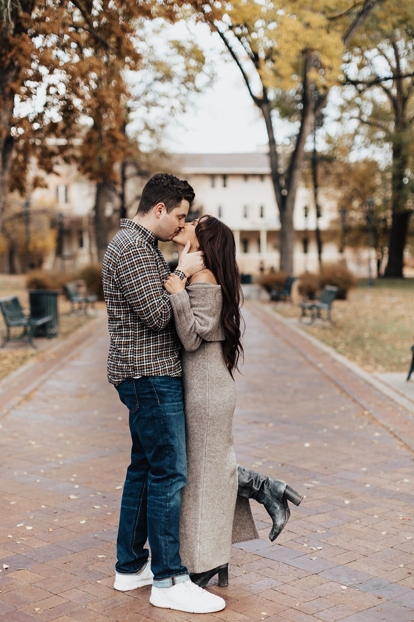 Alicia+lucia+photography+-+albuquerque+wedding+photographer+-+santa+fe+wedding+photography+-+new+mexico+wedding+photographer+-+new+mexico+wedding+-+santa+fe+wedding+-+santa+fe+plaza+-+santa+fe+engagement_0010.jpg