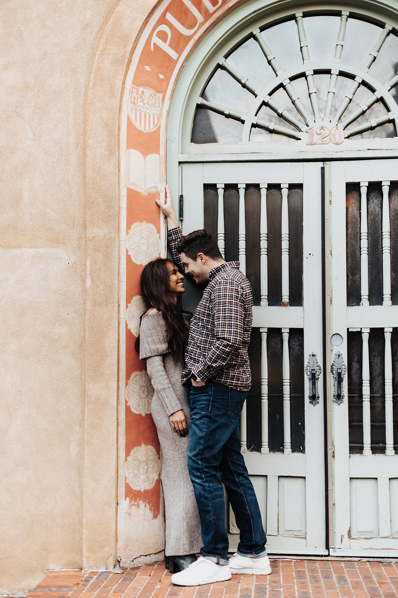 Alicia+lucia+photography+-+albuquerque+wedding+photographer+-+santa+fe+wedding+photography+-+new+mexico+wedding+photographer+-+new+mexico+wedding+-+santa+fe+wedding+-+santa+fe+plaza+-+santa+fe+engagement_0045.jpg