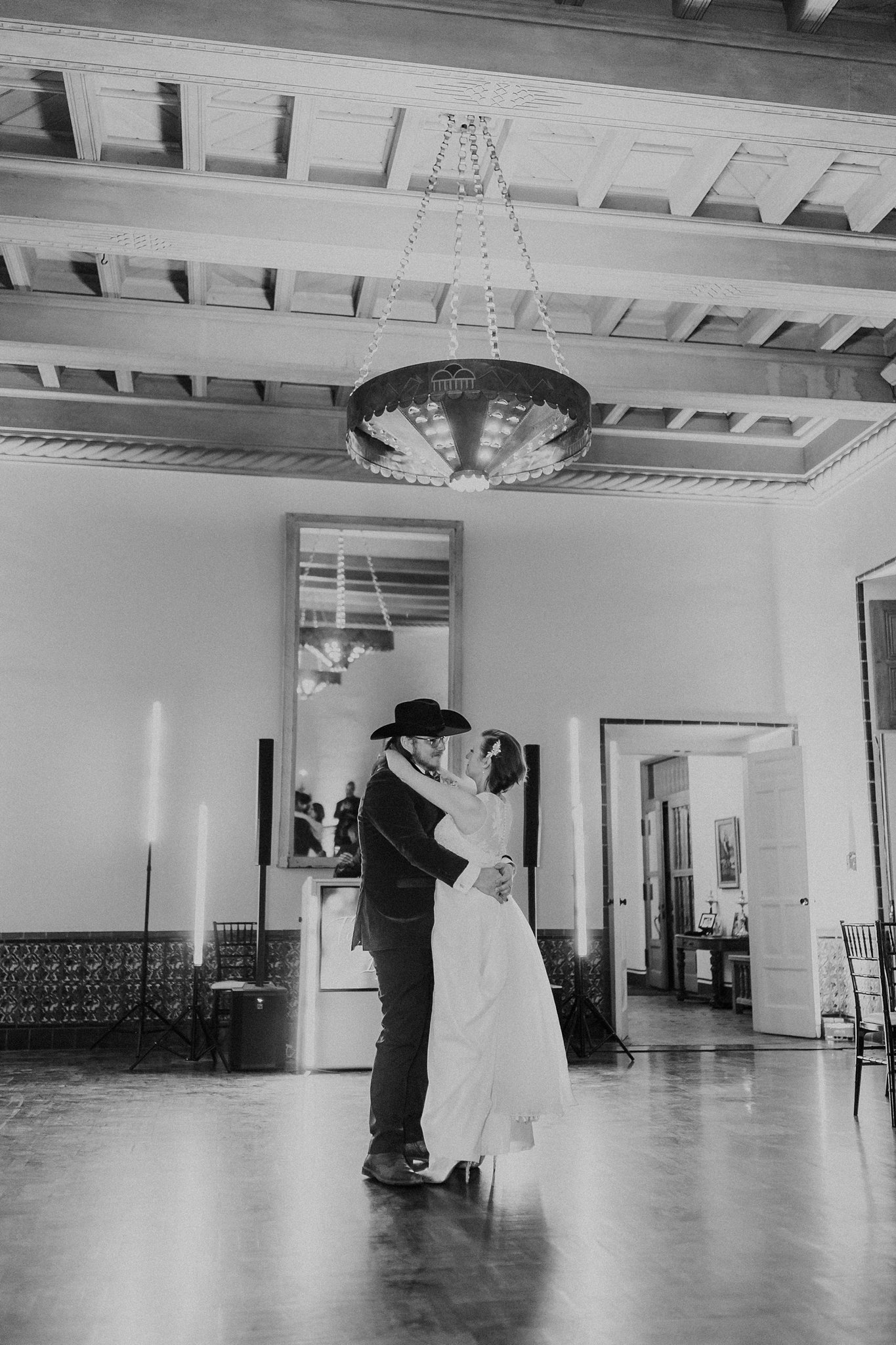 Alicia+lucia+photography+-+albuquerque+wedding+photographer+-+santa+fe+wedding+photography+-+new+mexico+wedding+photographer+-+new+mexico+wedding+-+los+poblanos+-+fall+wedding+-+destination+wedding_0125.jpg