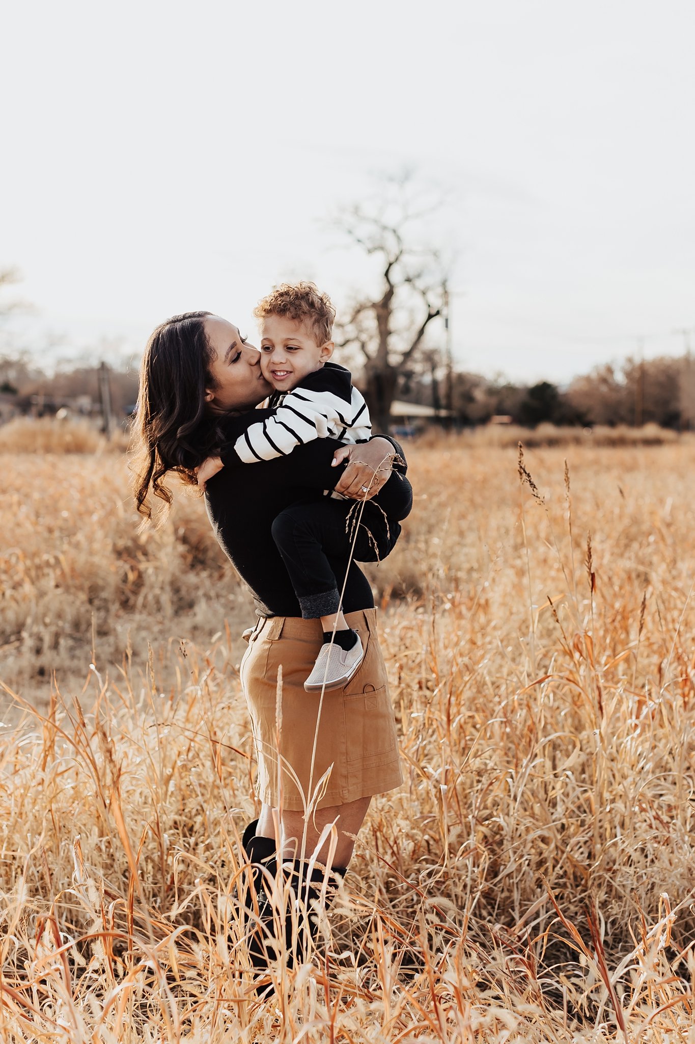 Alicia+lucia+photography+-+albuquerque+wedding+photographer+-+santa+fe+wedding+photography+-+new+mexico+wedding+photographer+-+new+mexico+wedding+-+desert+family+session+-+desert+engagement+-+southwest+engagement_0023.jpg