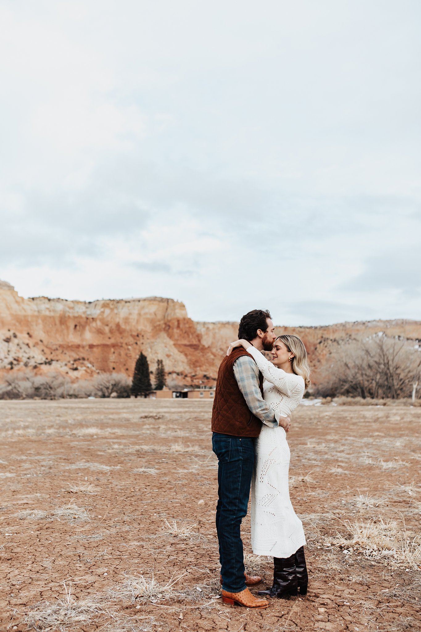 Alicia+lucia+photography+-+albuquerque+wedding+photographer+-+santa+fe+wedding+photography+-+new+mexico+wedding+photographer+-+new+mexico+wedding+-+southwest+engagement+-+ghost+ranch+engagement+-+ghost+ranch+wedding_0009.jpg