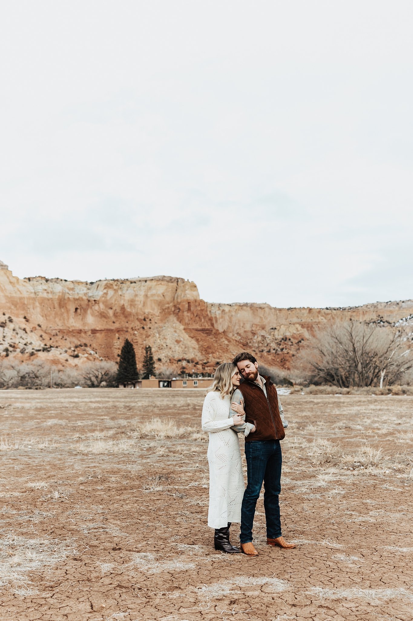 Alicia+lucia+photography+-+albuquerque+wedding+photographer+-+santa+fe+wedding+photography+-+new+mexico+wedding+photographer+-+new+mexico+wedding+-+southwest+engagement+-+ghost+ranch+engagement+-+ghost+ranch+wedding_0012.jpg