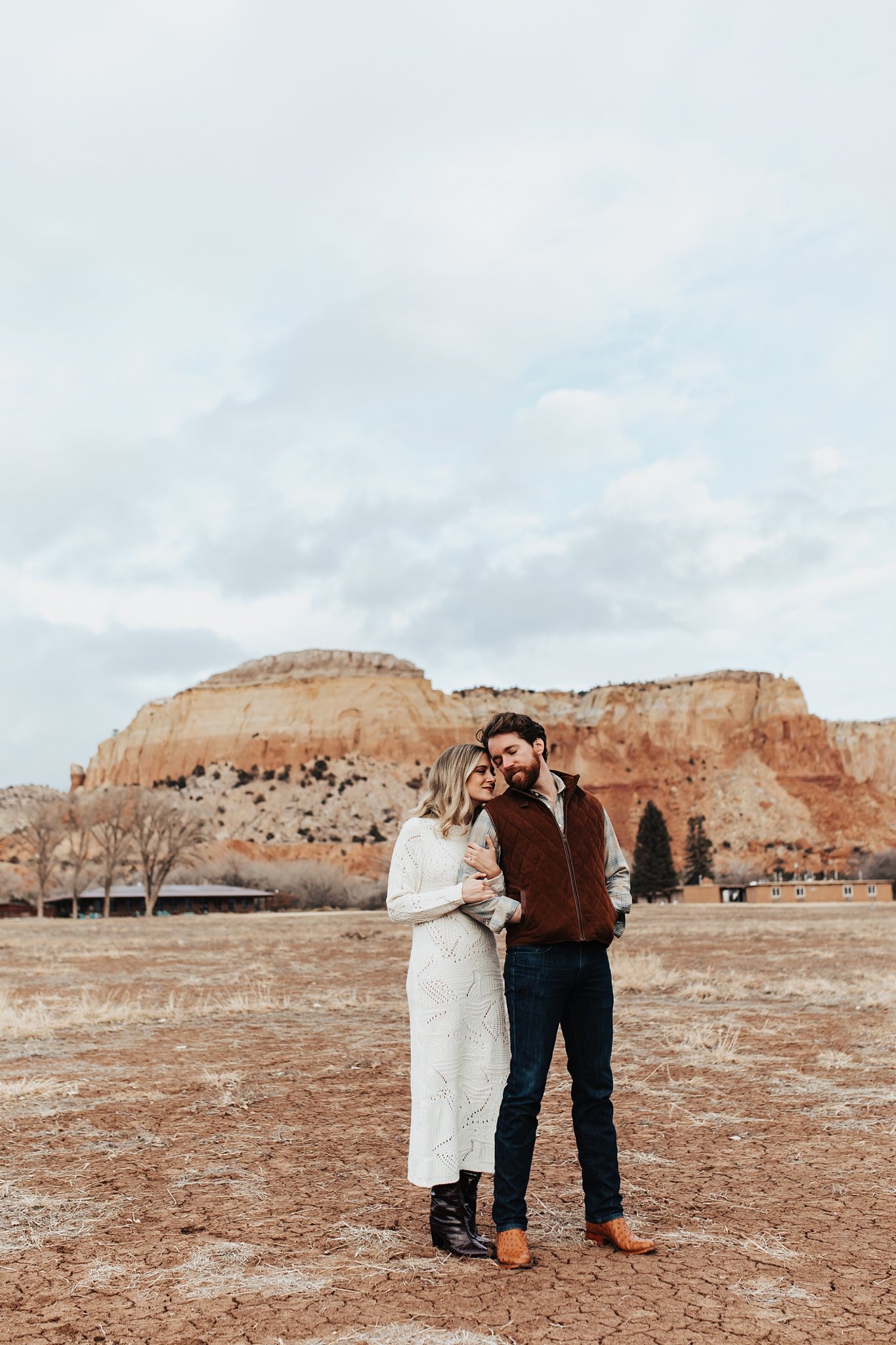 Alicia+lucia+photography+-+albuquerque+wedding+photographer+-+santa+fe+wedding+photography+-+new+mexico+wedding+photographer+-+new+mexico+wedding+-+southwest+engagement+-+ghost+ranch+engagement+-+ghost+ranch+wedding_0019.jpg