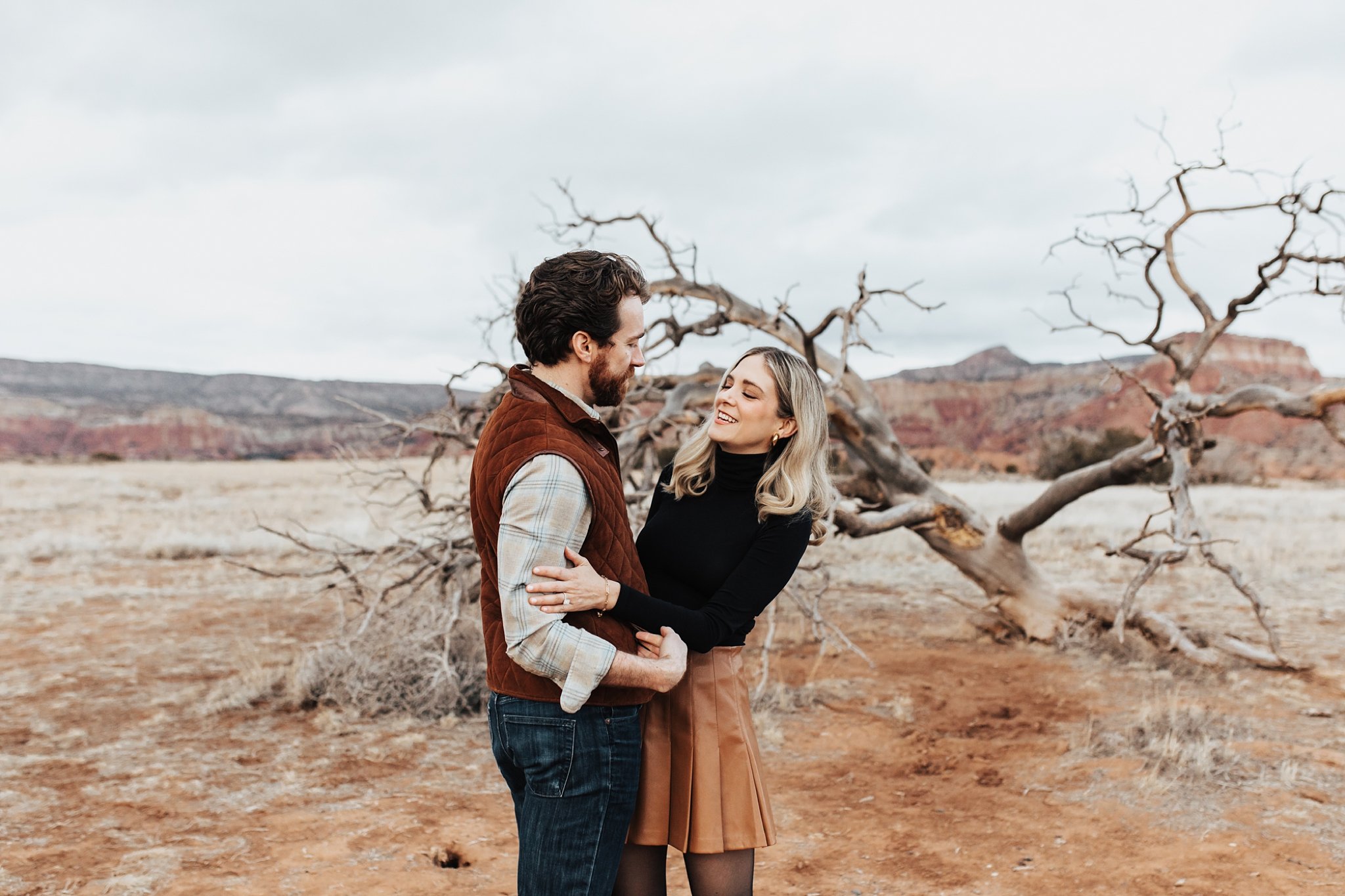 Alicia+lucia+photography+-+albuquerque+wedding+photographer+-+santa+fe+wedding+photography+-+new+mexico+wedding+photographer+-+new+mexico+wedding+-+southwest+engagement+-+ghost+ranch+engagement+-+ghost+ranch+wedding_0054.jpg