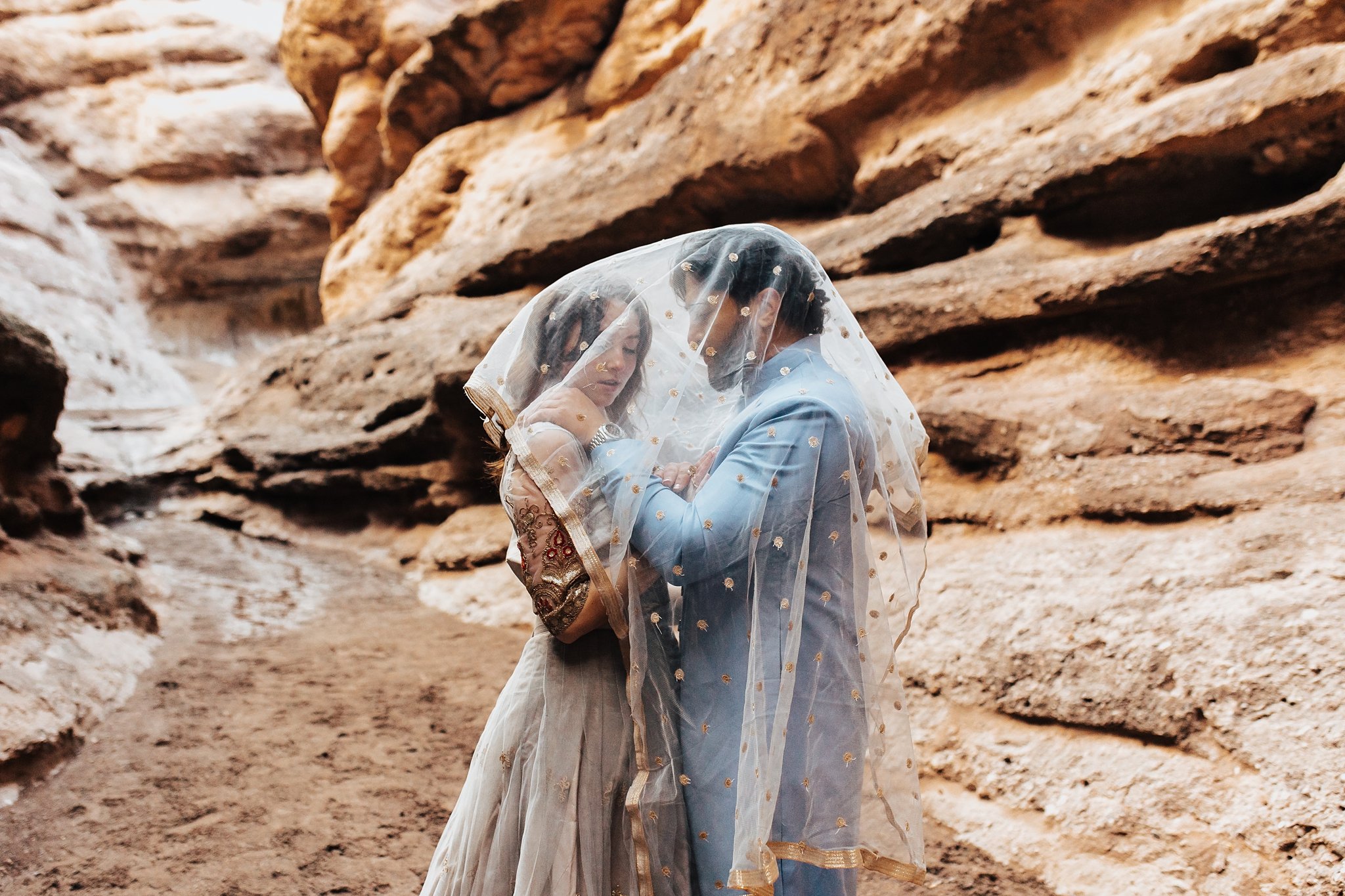 Alicia+lucia+photography+-+albuquerque+wedding+photographer+-+santa+fe+wedding+photography+-+new+mexico+wedding+photographer+-+new+mexico+wedding+-+desert+engagement+-+desert+wedding+-+canyon+engagement_0074.jpg