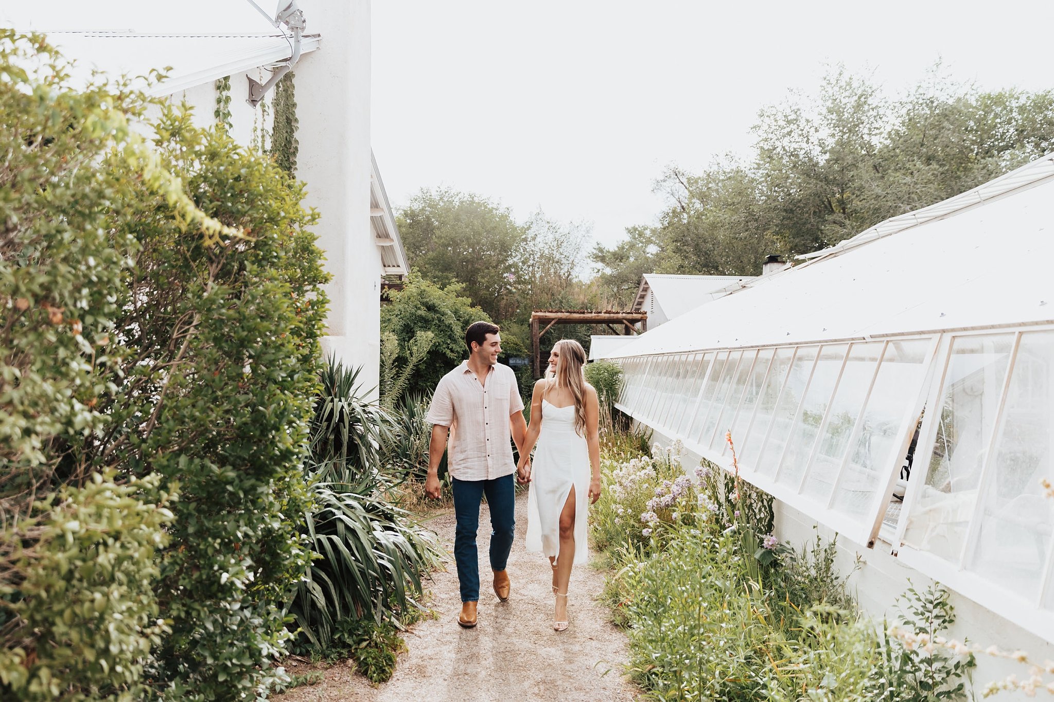 Alicia+lucia+photography+-+albuquerque+wedding+photographer+-+santa+fe+wedding+photography+-+new+mexico+wedding+photographer+-+new+mexico+wedding+-+desert+engagement+-+engagement+style+-+destination+wedding_0104.jpg