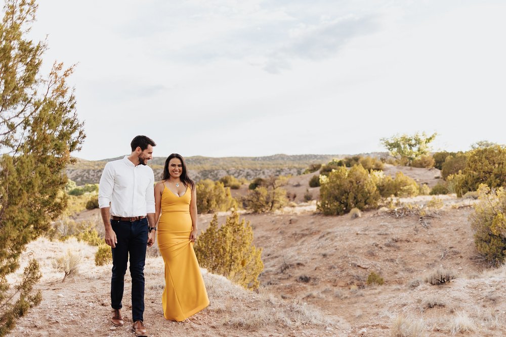 Alicia+lucia+photography+-+albuquerque+wedding+photographer+-+santa+fe+wedding+photography+-+new+mexico+wedding+photographer+-+new+mexico+wedding+-+desert+engagement+-+engagement+style+-+destination+wedding_0114.jpg