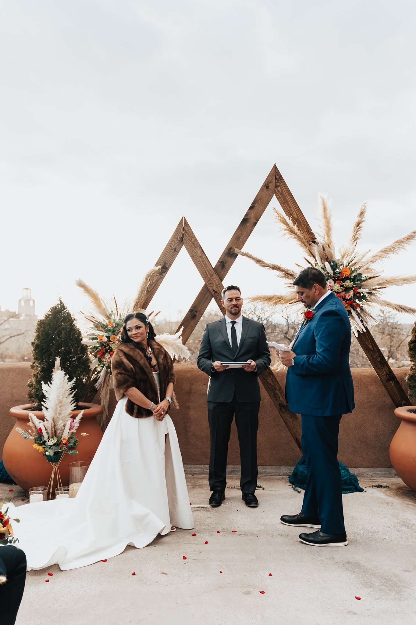 Alicia+lucia+photography+-+albuquerque+wedding+photographer+-+santa+fe+wedding+photography+-+new+mexico+wedding+photographer+-+new+mexico+wedding+-+loretto+wedding+-+santa+fe+wedding+-+destination+wedding_0074.jpg