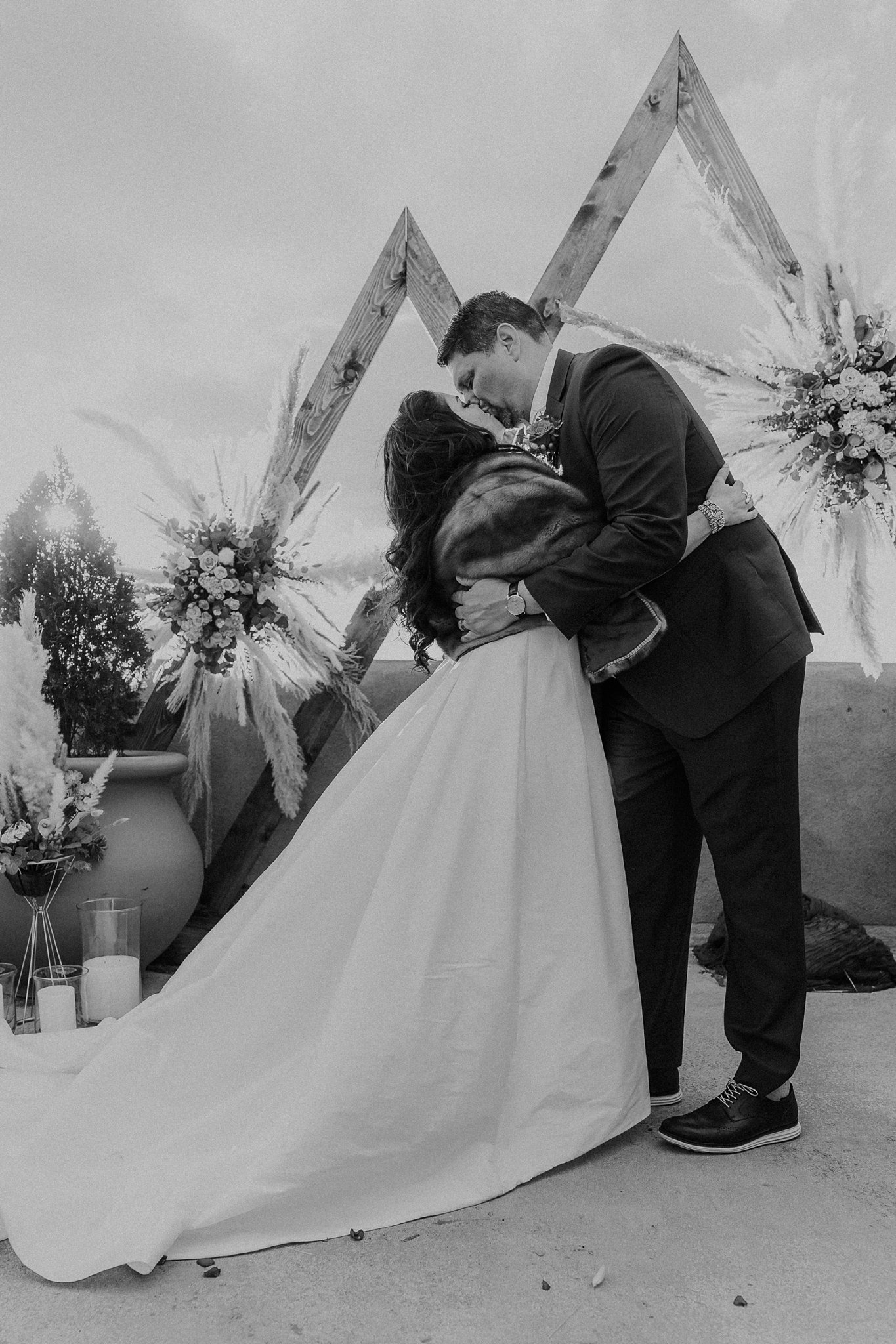 Alicia+lucia+photography+-+albuquerque+wedding+photographer+-+santa+fe+wedding+photography+-+new+mexico+wedding+photographer+-+new+mexico+wedding+-+loretto+wedding+-+santa+fe+wedding+-+destination+wedding_0080.jpg