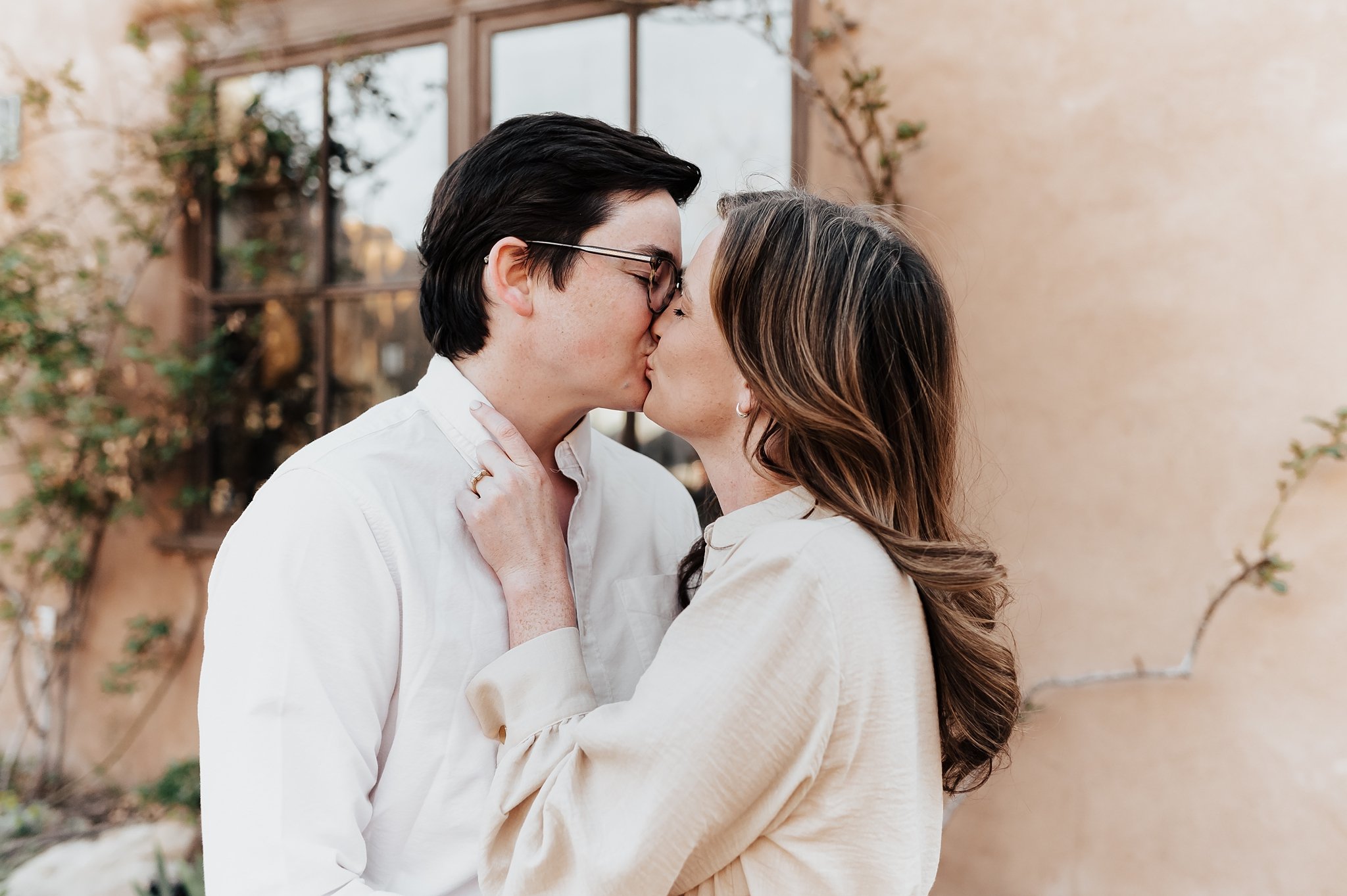 Alicia+lucia+photography+-+albuquerque+wedding+photographer+-+santa+fe+wedding+photography+-+new+mexico+wedding+photographer+-+new+mexico+wedding+-+santa+fe+engagement+-+santa+fe+plaza+-+la+fonda+engagement_0007.jpg