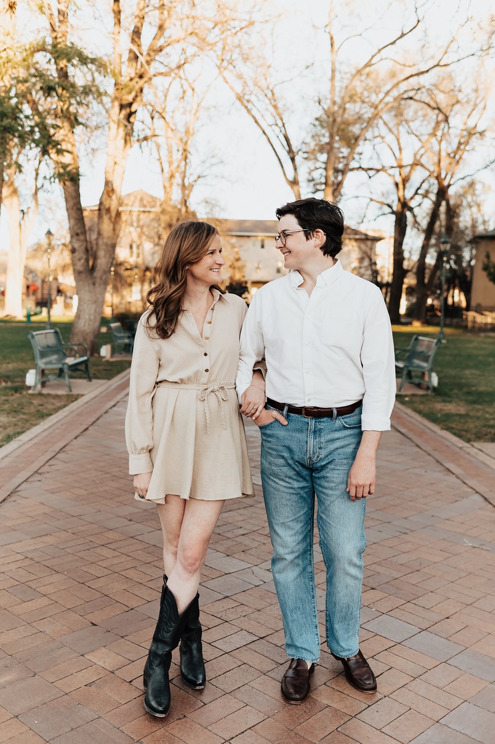 Alicia+lucia+photography+-+albuquerque+wedding+photographer+-+santa+fe+wedding+photography+-+new+mexico+wedding+photographer+-+new+mexico+wedding+-+santa+fe+engagement+-+santa+fe+plaza+-+la+fonda+engagement_0053.jpg