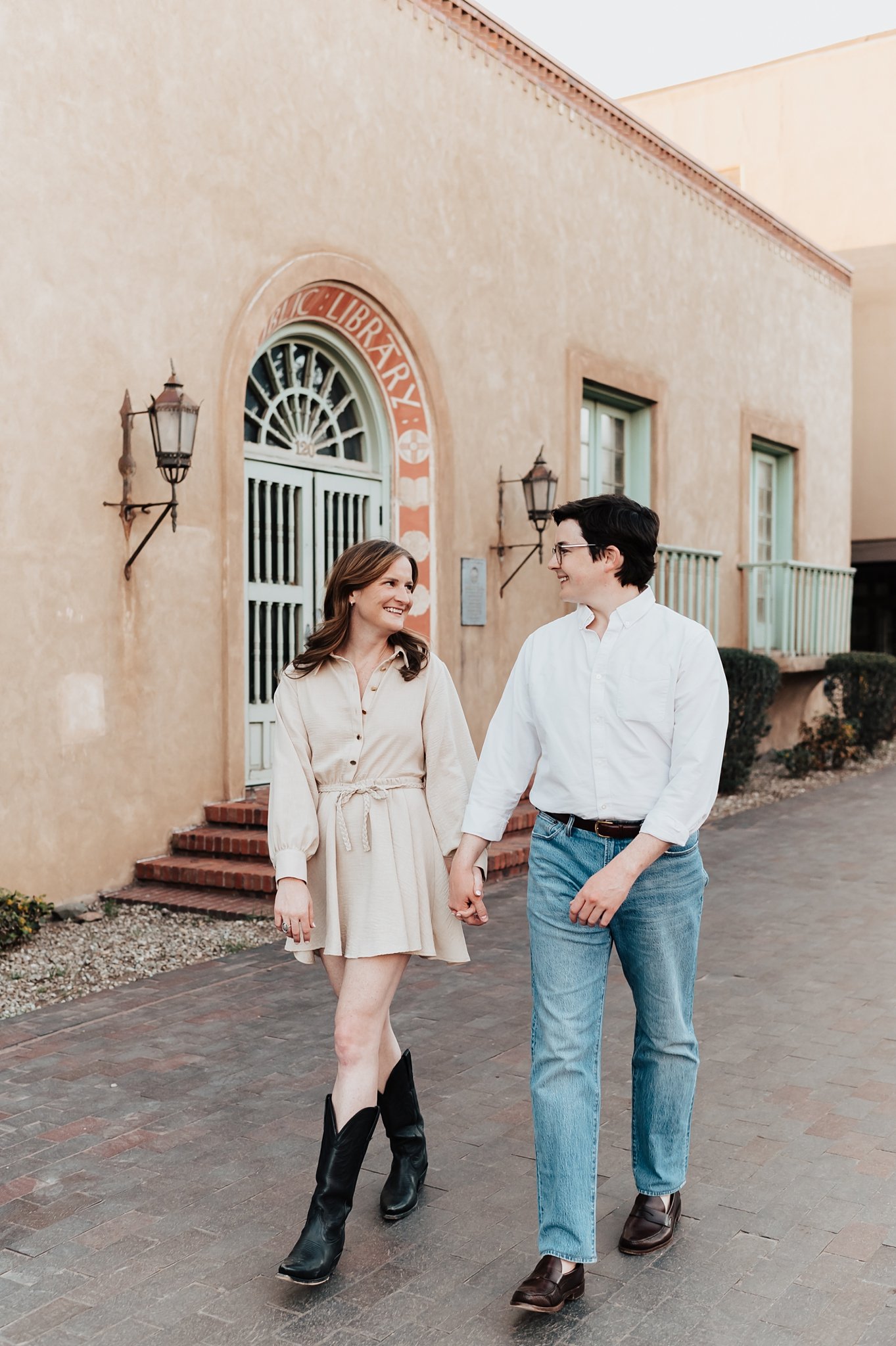 Alicia+lucia+photography+-+albuquerque+wedding+photographer+-+santa+fe+wedding+photography+-+new+mexico+wedding+photographer+-+new+mexico+wedding+-+santa+fe+engagement+-+santa+fe+plaza+-+la+fonda+engagement_0065.jpg