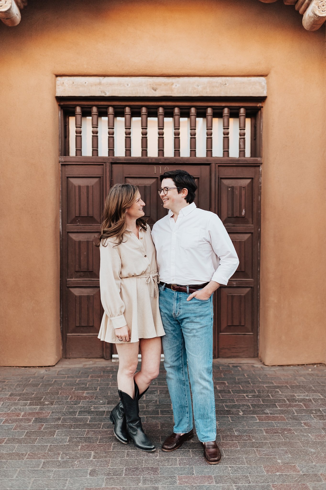 Alicia+lucia+photography+-+albuquerque+wedding+photographer+-+santa+fe+wedding+photography+-+new+mexico+wedding+photographer+-+new+mexico+wedding+-+santa+fe+engagement+-+santa+fe+plaza+-+la+fonda+engagement_0068.jpg