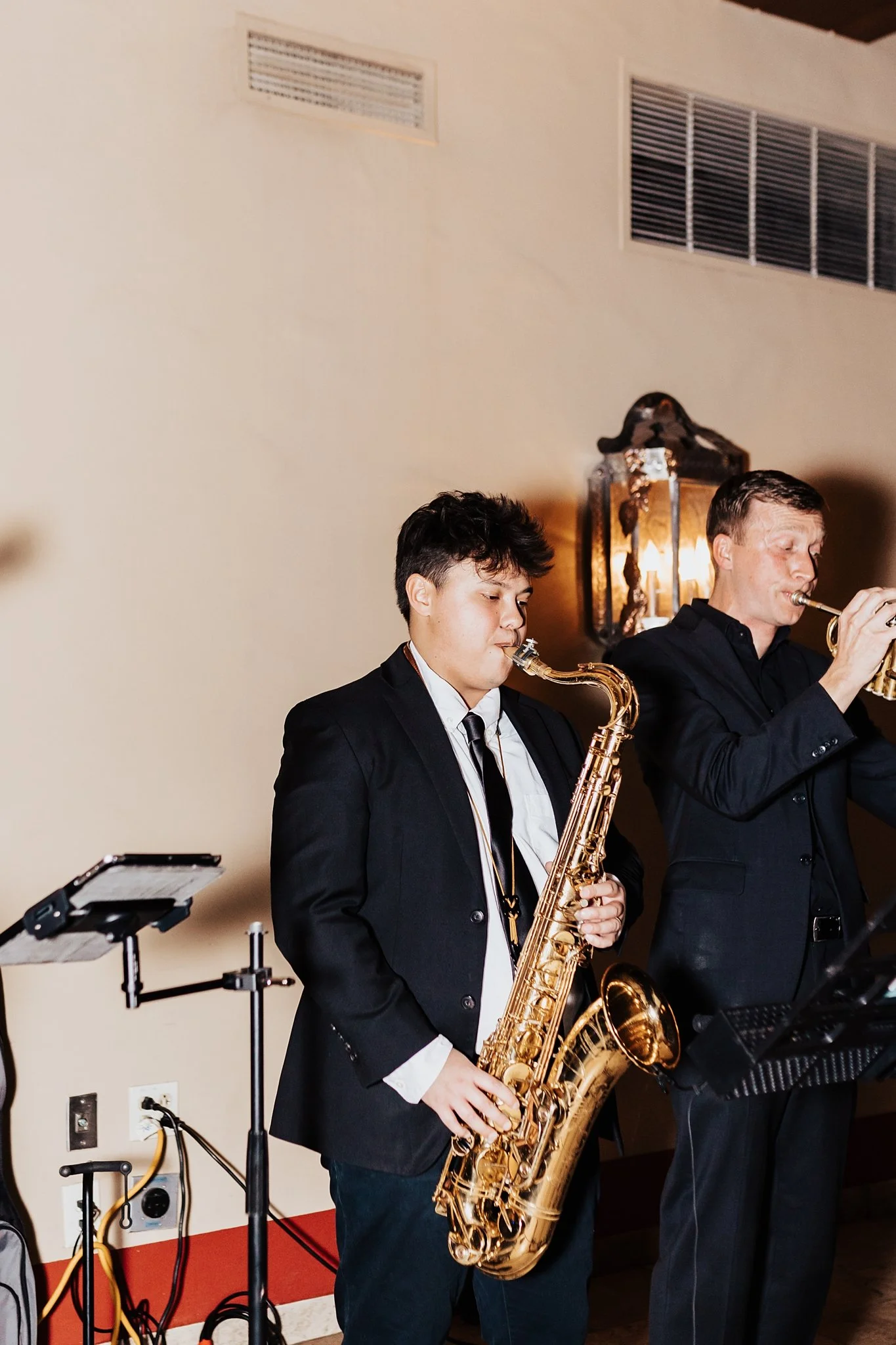 Alicia+lucia+photography+-+southwest+wedding+photographer+-+destination+wedding+-+lgbtq+wedding+-+la+fonda+wedding_0081.jpg
