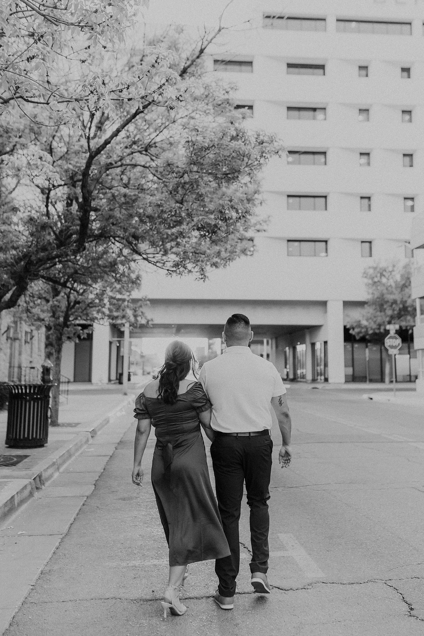 Alicia+lucia+photography+-+southwest+photographer+-+destination+wedding+-+downtown+engagement_0045.jpg