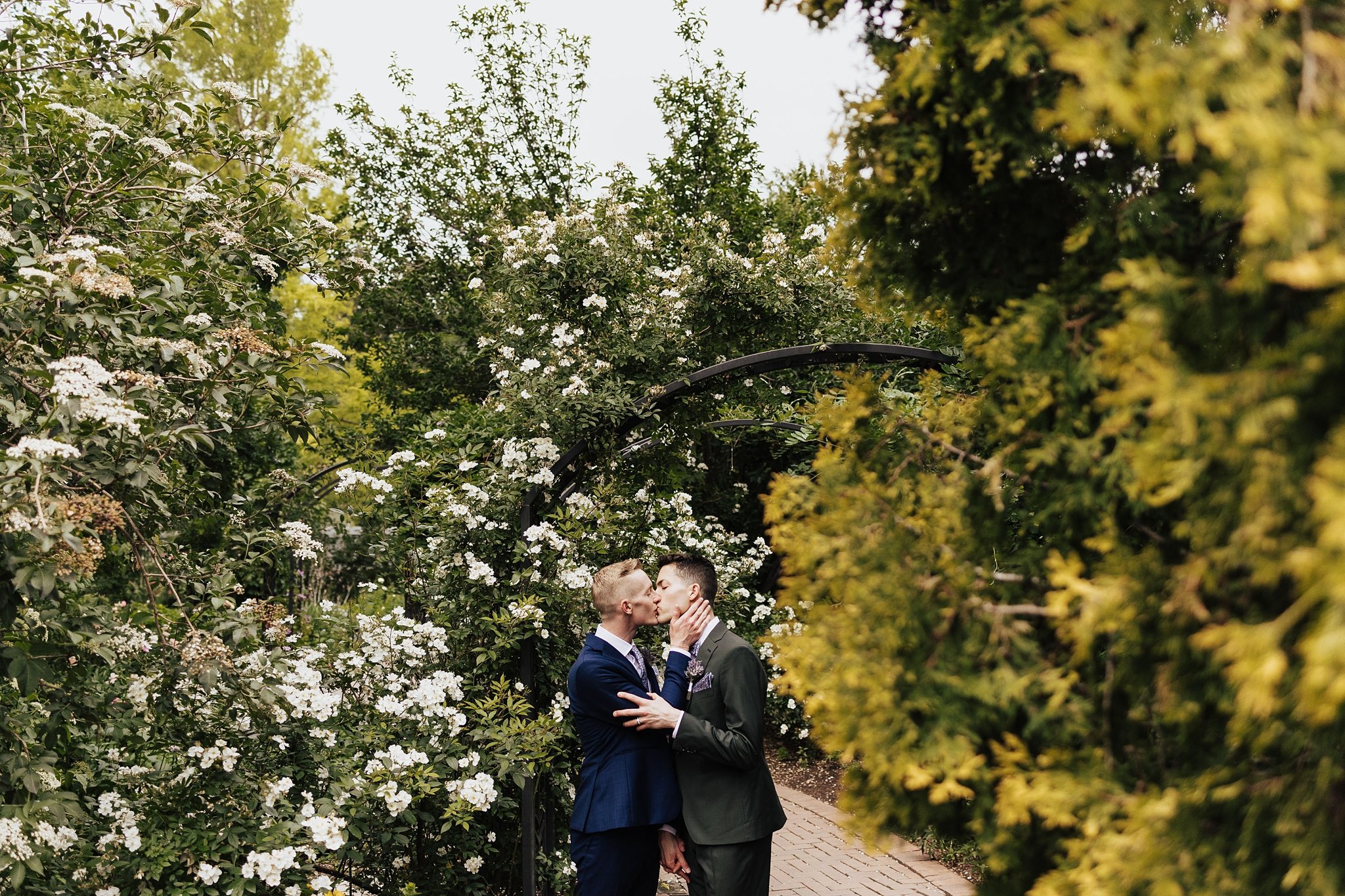Alicia+lucia+photography+-+southwest+photographer+-+destination+wedding+-+garden+wedding_0102.jpg