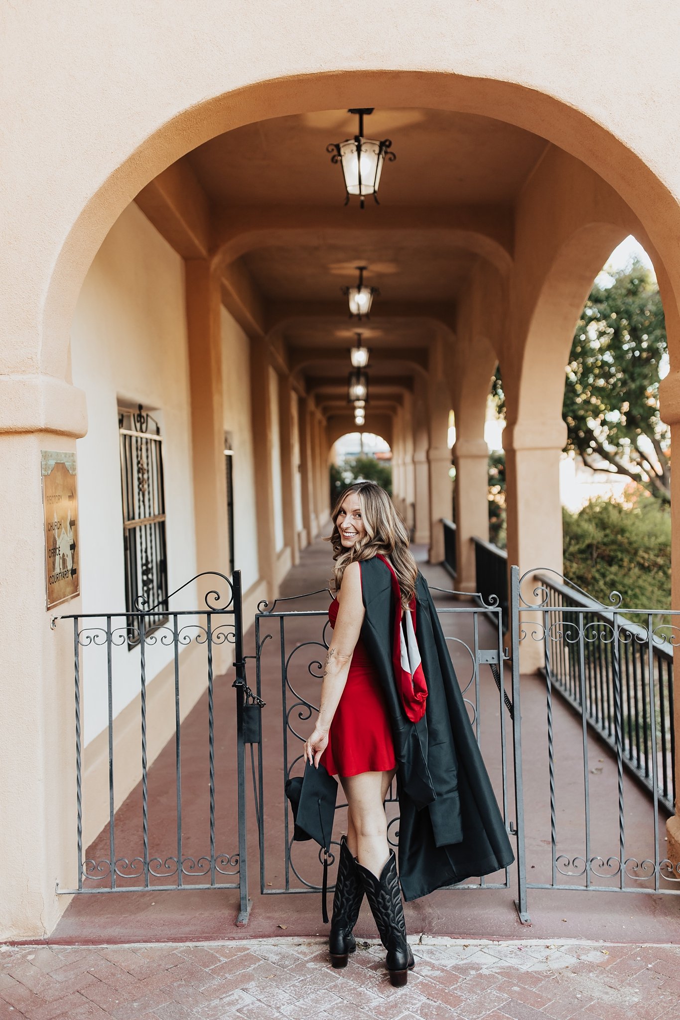 Alicia+lucia+photography+-+destination+wedding+-+graduation+portraits+-+graduation+session_0006.jpg