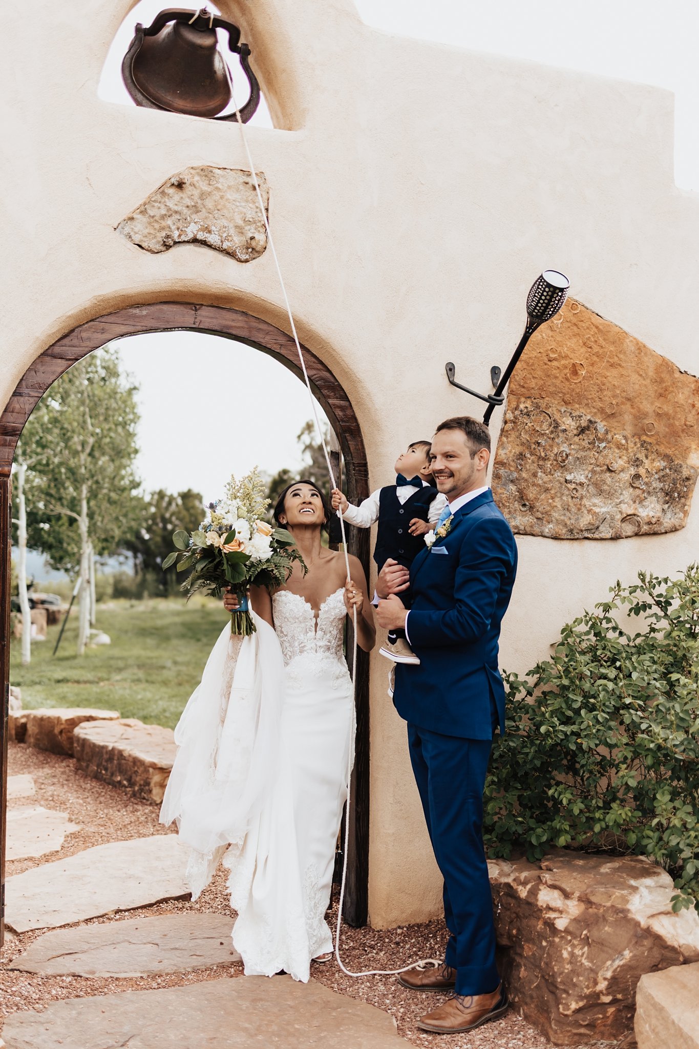 Alicia+lucia+photography+-+desert+wedding+-+blame+her+ranch+wedding+-+santa+fe+wedding+-+ranch+wedding_0075.jpg