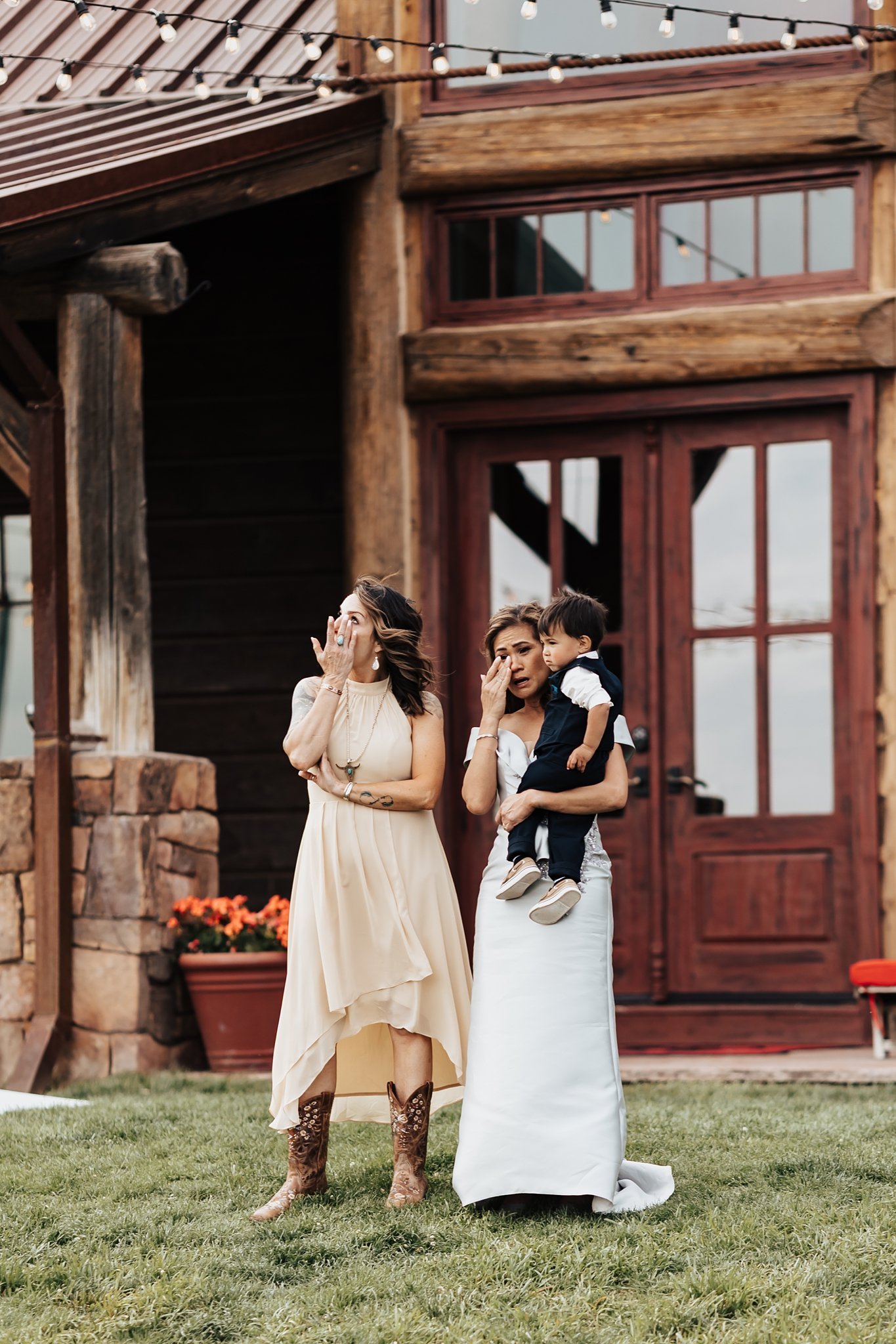 Alicia+lucia+photography+-+desert+wedding+-+blame+her+ranch+wedding+-+santa+fe+wedding+-+ranch+wedding_0140.jpg