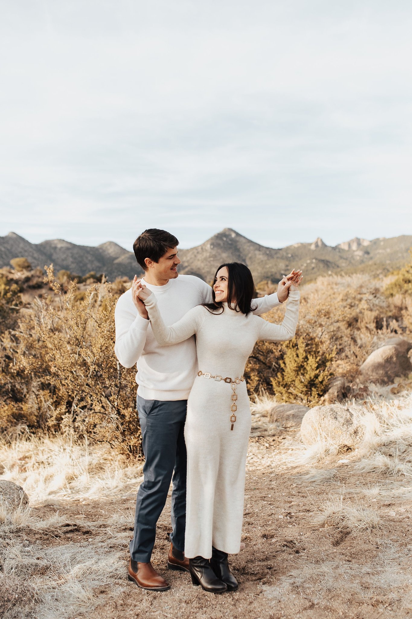 Alicia+lucia+photography+-+engagement+photography+-+desert+engagement+-+southwest+engagement+-+destination+engagement_0032.jpg