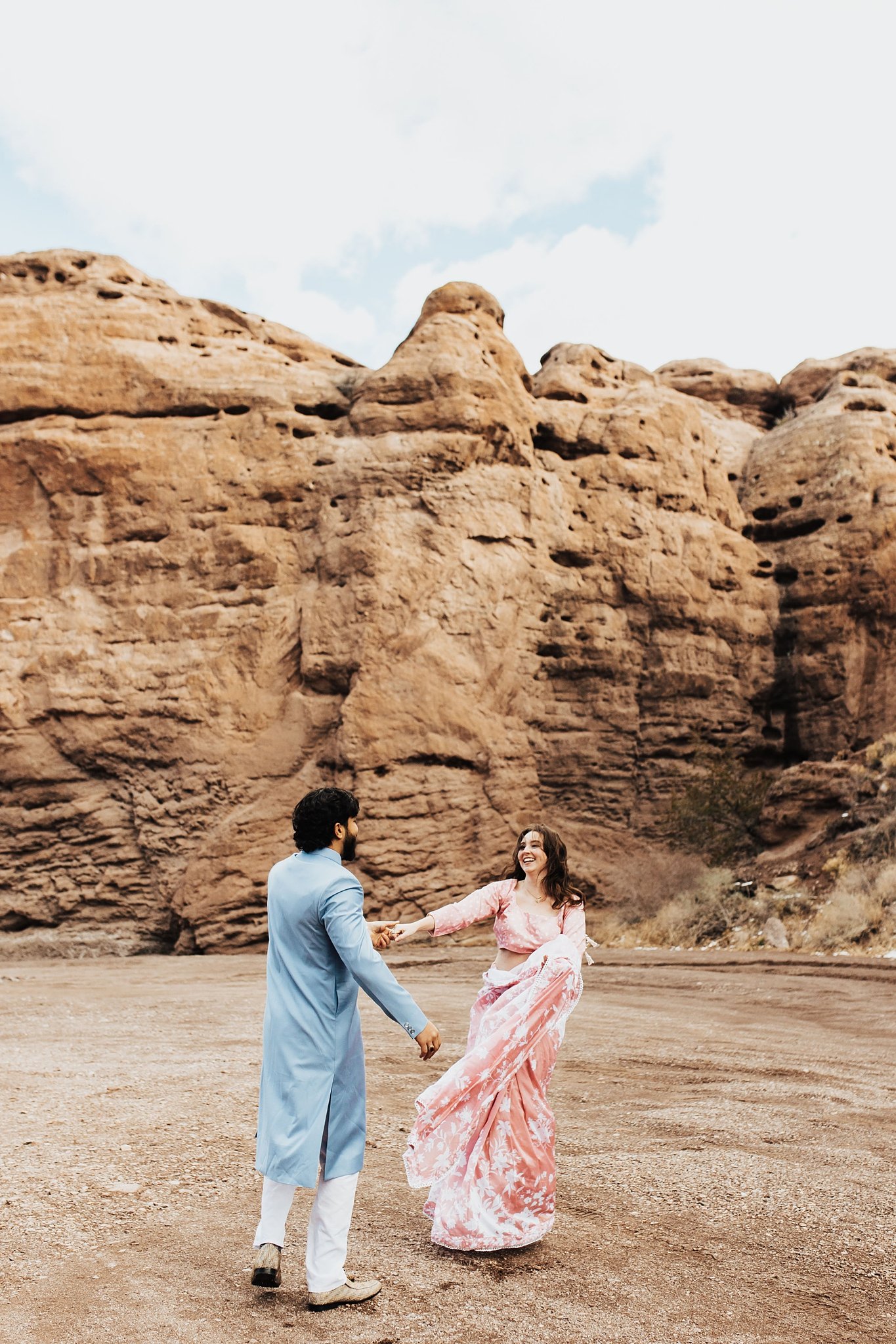 Alicia+lucia+photography+-+engagement+photography+-+desert+engagement+-+southwest+engagement+-+destination+engagement_0039.jpg
