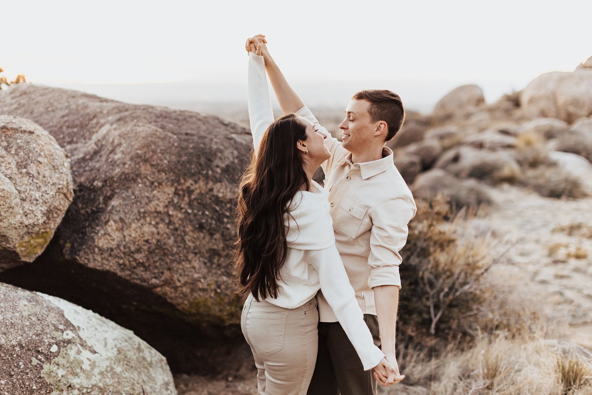 Alicia+lucia+photography+-+engagement+photography+-+desert+engagement+-+southwest+engagement+-+destination+engagement_0044.jpg