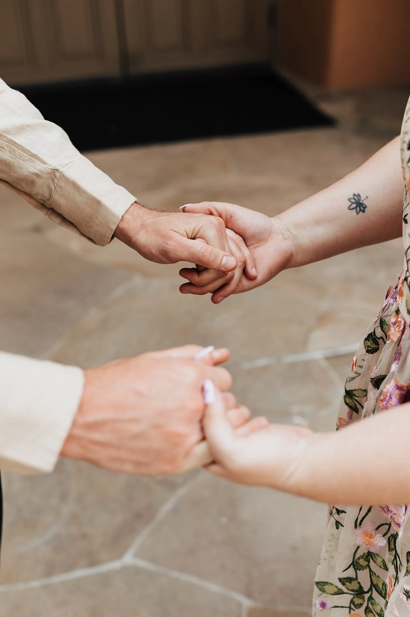 Alicia+lucia+photography+-+chapel+wedding+-+garden+wedding+-+unm+alumni+chapel_0026.jpg