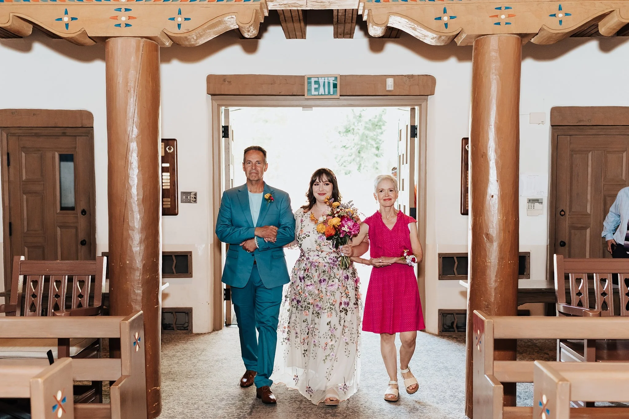 Alicia+lucia+photography+-+chapel+wedding+-+garden+wedding+-+unm+alumni+chapel_0049.jpg