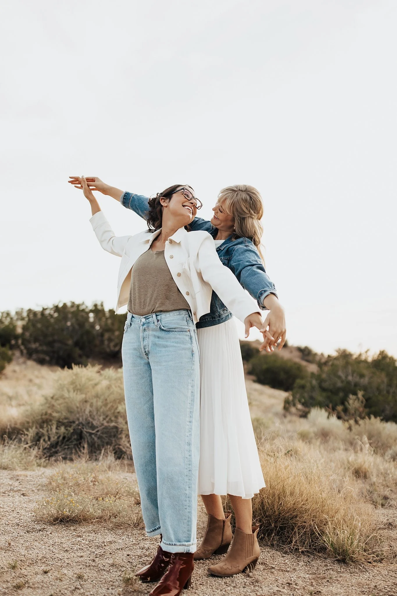 Alicia+lucia+photography+-+desert+engagement+-+southwest+wedding+-+destination+wedding_0008.jpg