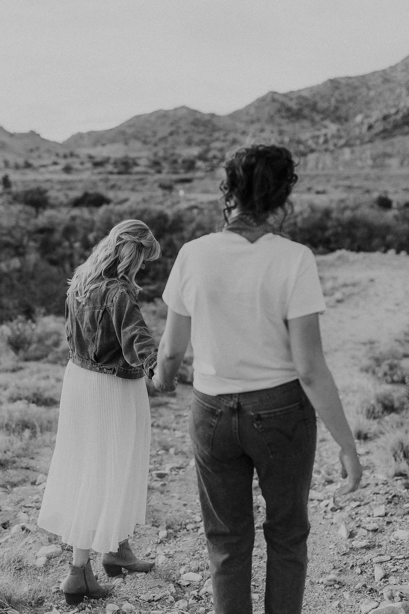 Alicia+lucia+photography+-+desert+engagement+-+southwest+wedding+-+destination+wedding_0088.jpg
