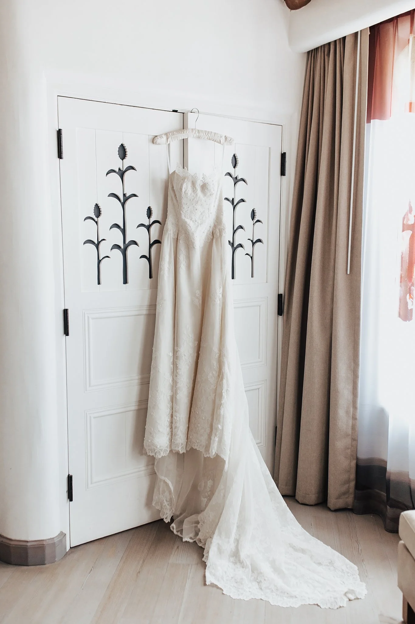 Alicia+lucia+photography+-+santa+fe+plaza+-+la+fonda+wedding+-+destination+wedding_0009.jpg