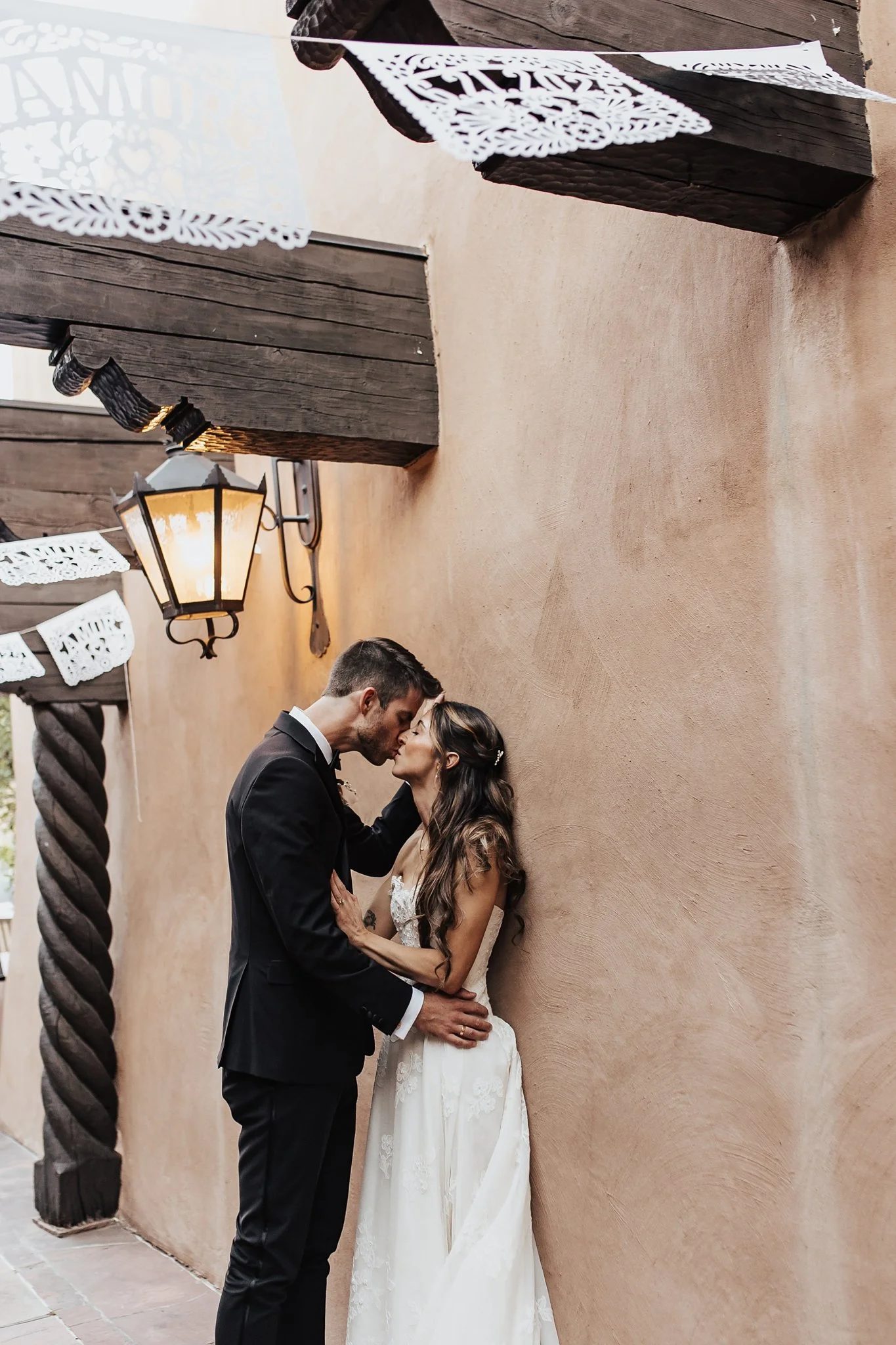 Alicia+lucia+photography+-+santa+fe+plaza+-+la+fonda+wedding+-+destination+wedding_0106.jpg