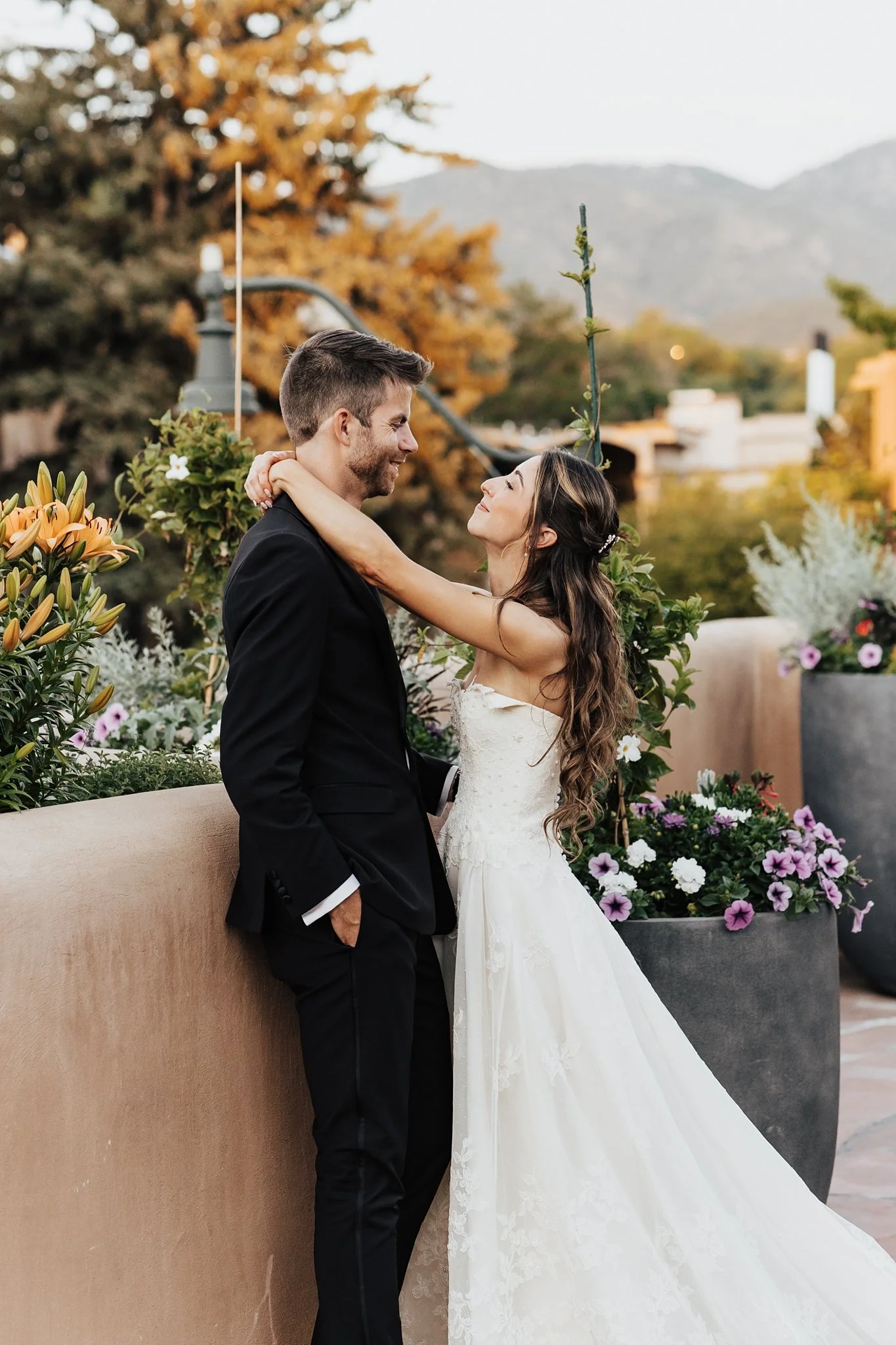 Alicia+lucia+photography+-+santa+fe+plaza+-+la+fonda+wedding+-+destination+wedding_0115.jpg