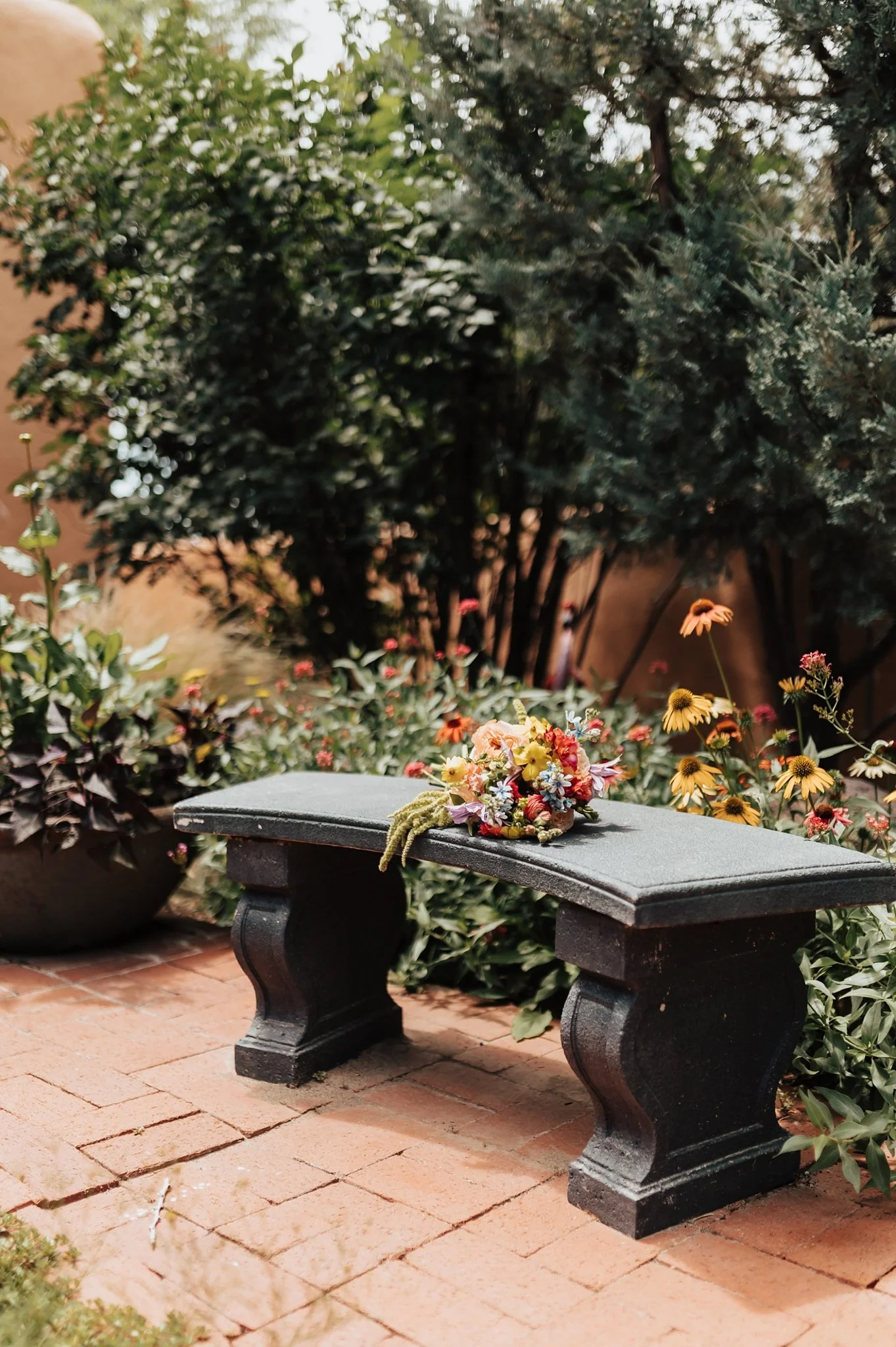 Alicia+lucia+photography+-+garden+wedding+-+gerald+peters+wedding+-+la+posada+wedding_0008.jpg