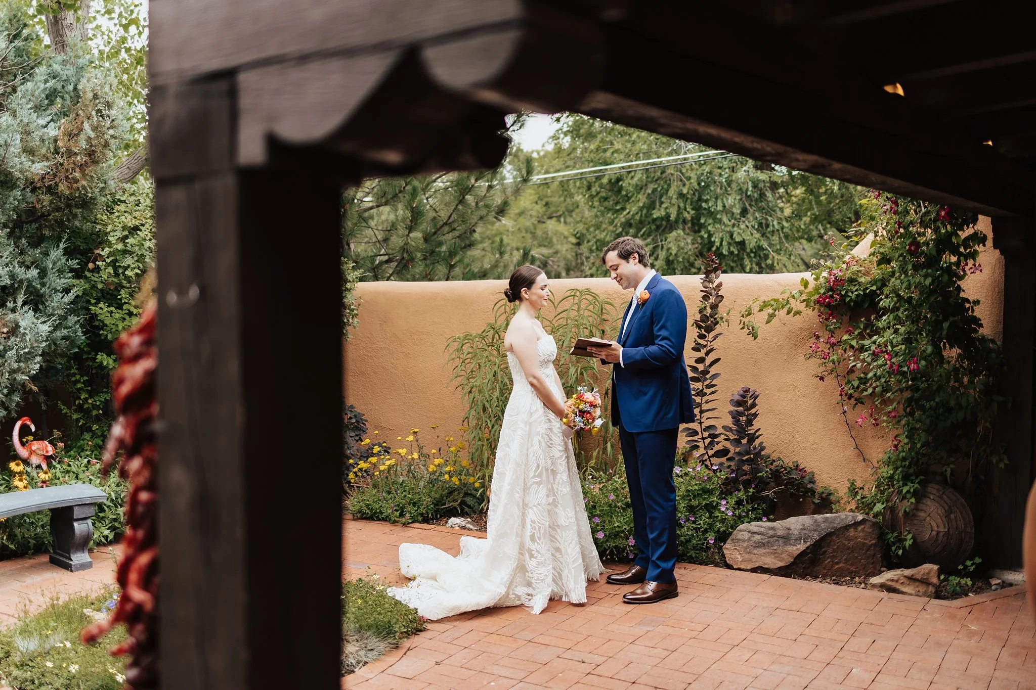 Alicia+lucia+photography+-+garden+wedding+-+gerald+peters+wedding+-+la+posada+wedding_0027.jpg