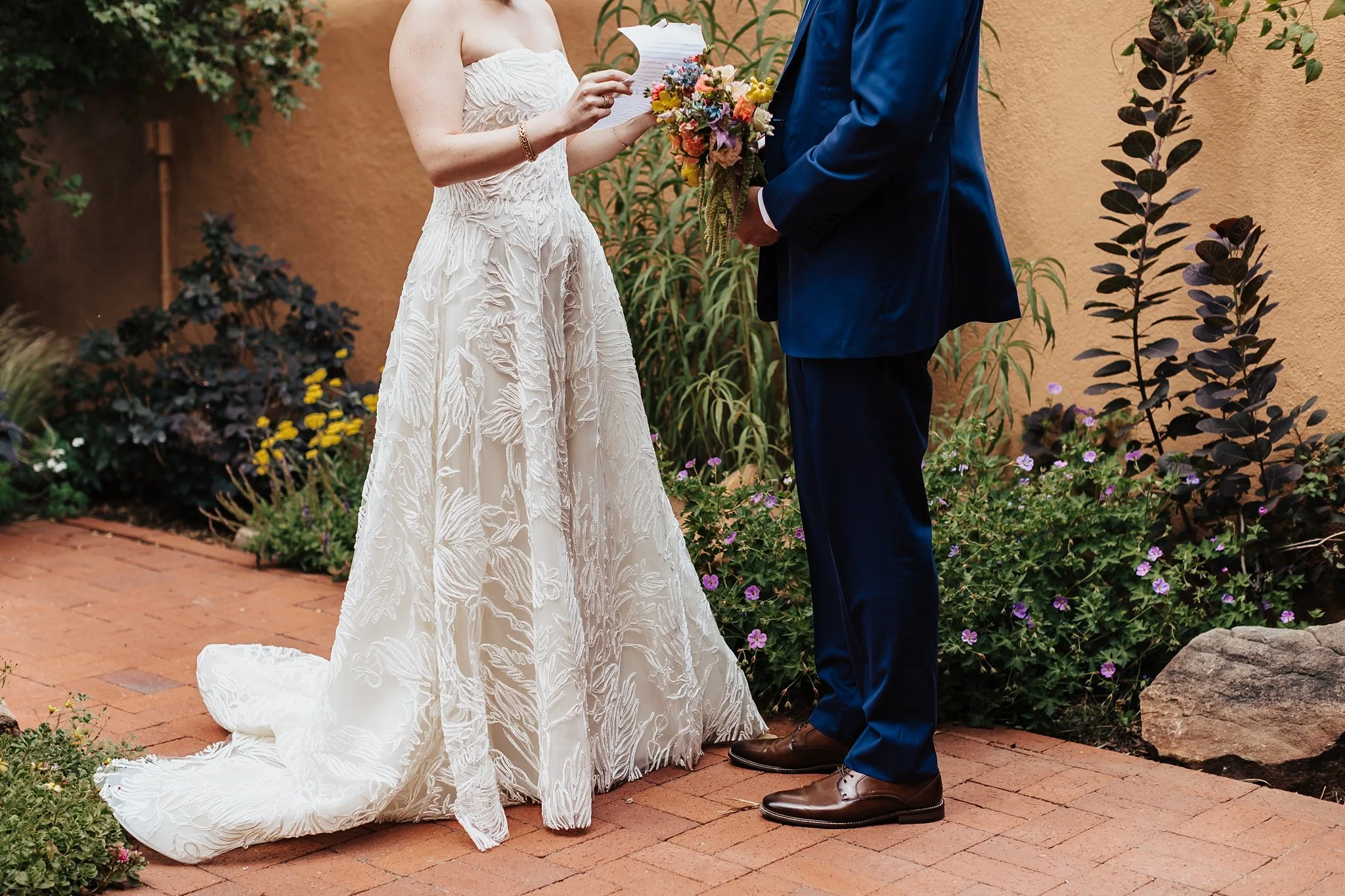 Alicia+lucia+photography+-+garden+wedding+-+gerald+peters+wedding+-+la+posada+wedding_0031.jpg
