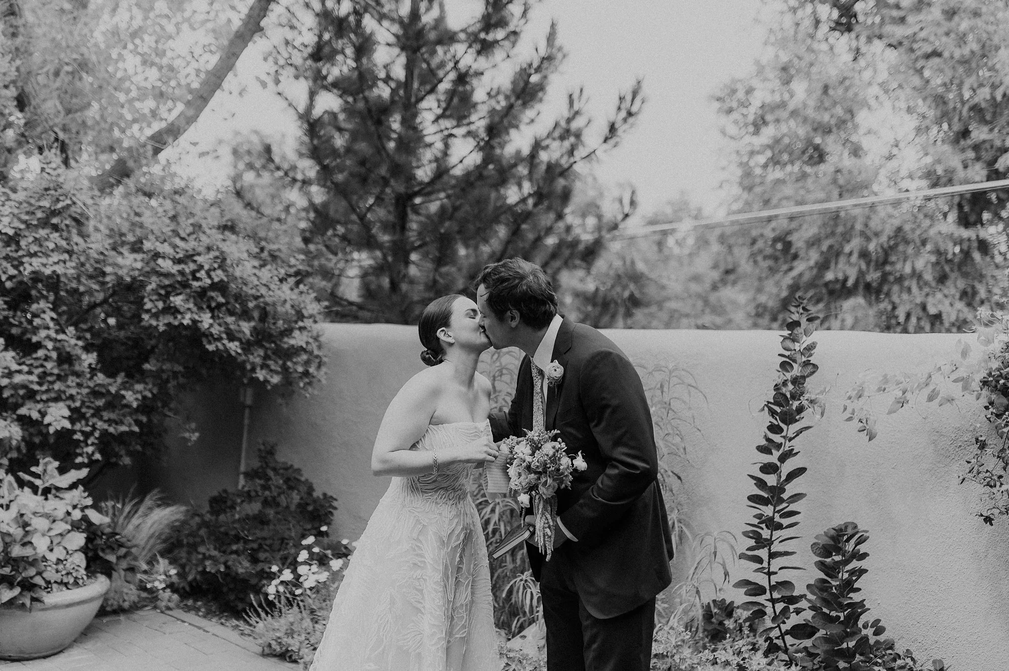 Alicia+lucia+photography+-+garden+wedding+-+gerald+peters+wedding+-+la+posada+wedding_0033.jpg