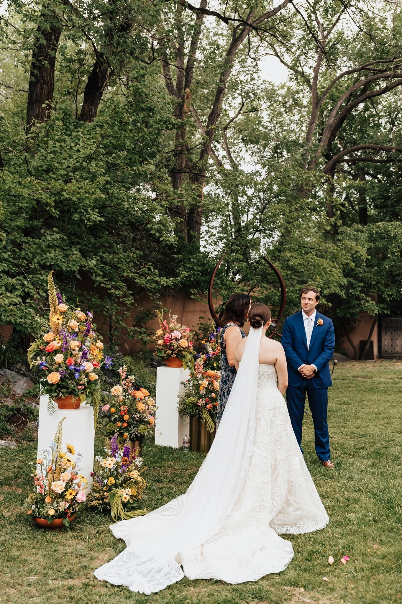 Alicia+lucia+photography+-+garden+wedding+-+gerald+peters+wedding+-+la+posada+wedding_0057.jpg