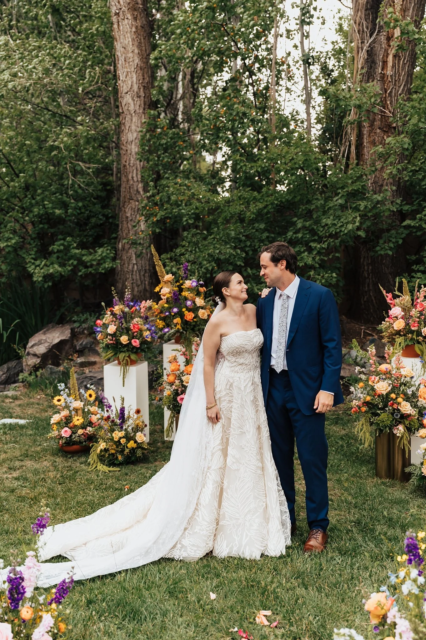 Alicia+lucia+photography+-+garden+wedding+-+gerald+peters+wedding+-+la+posada+wedding_0073.jpg